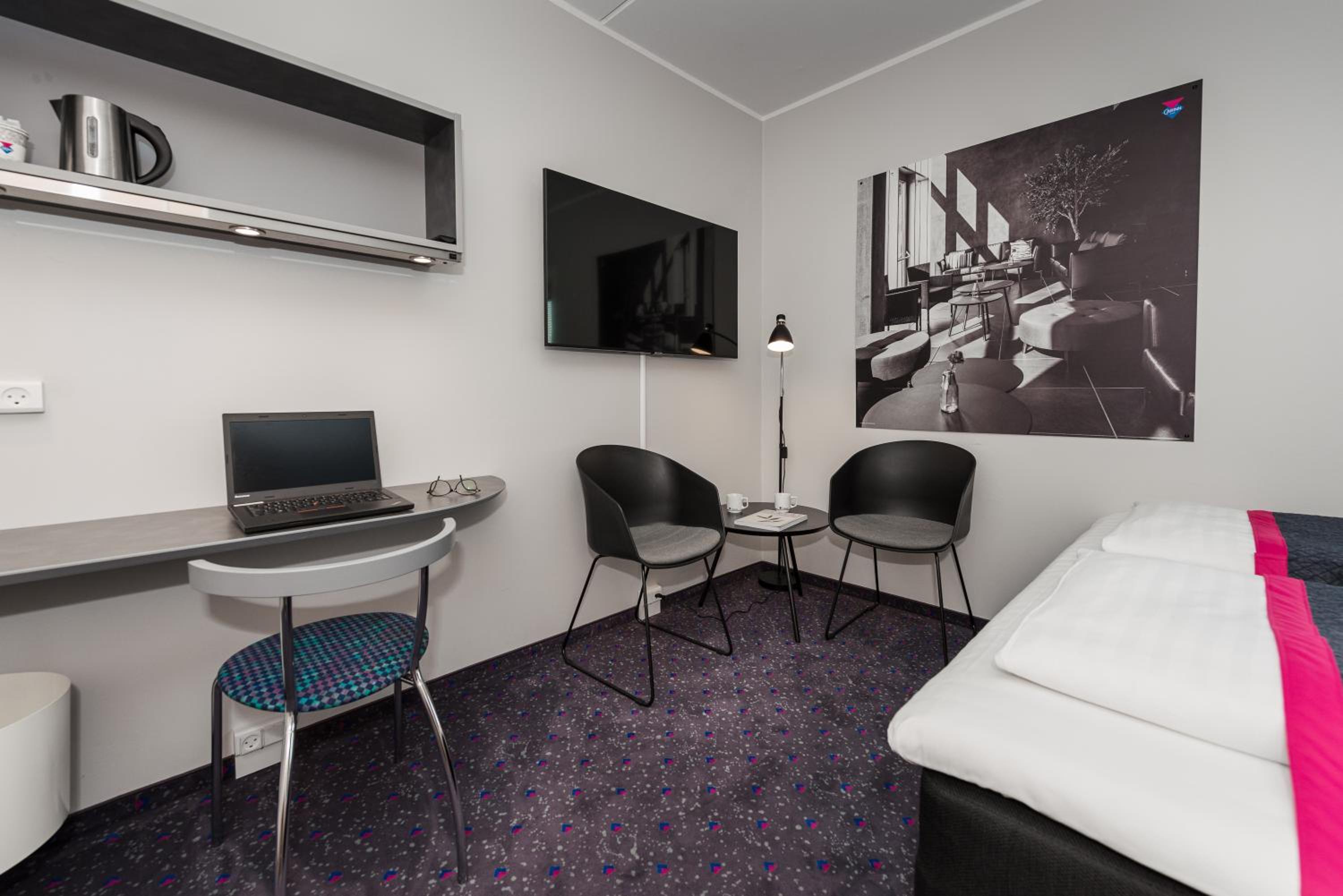 Captain Room