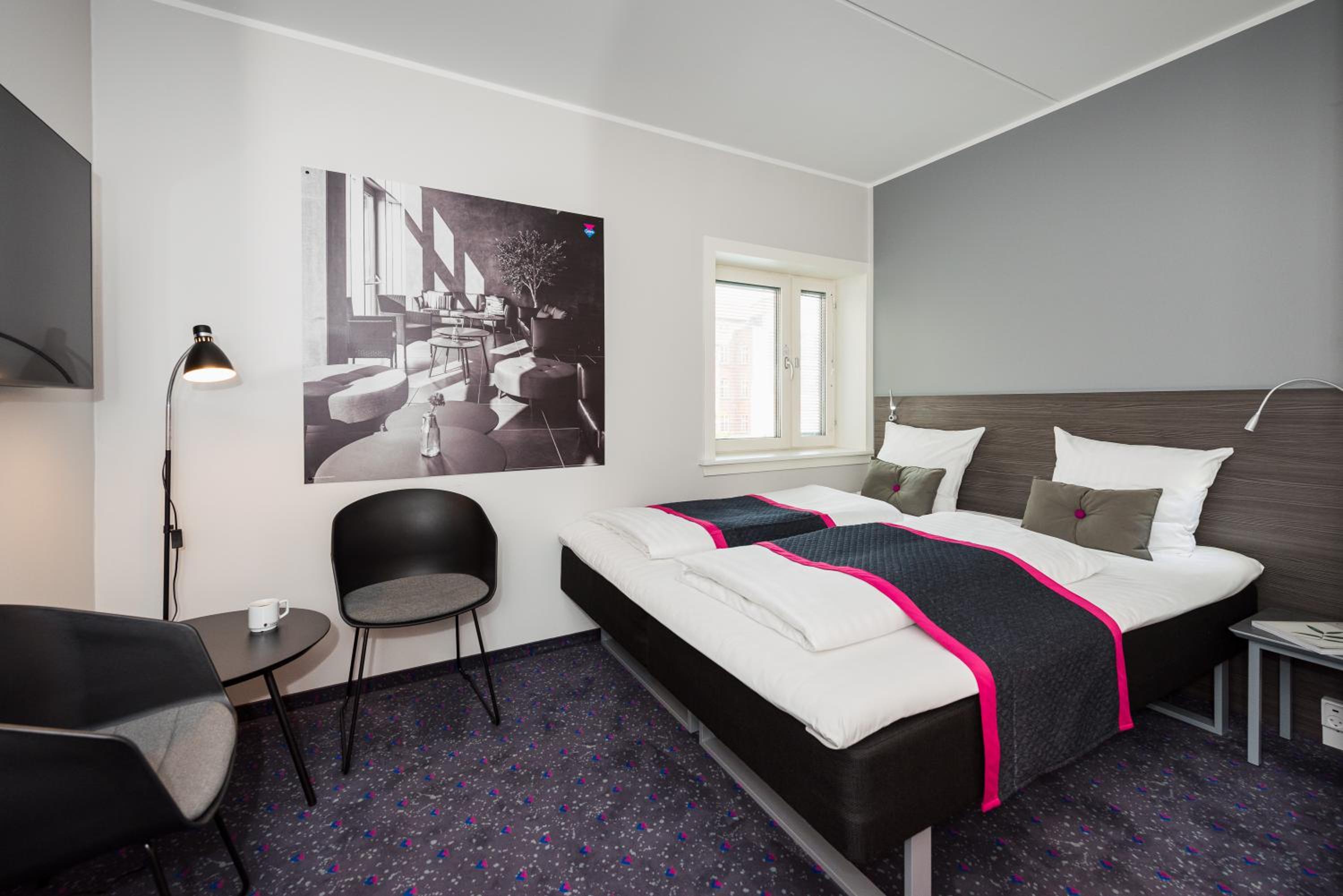 Captain Room