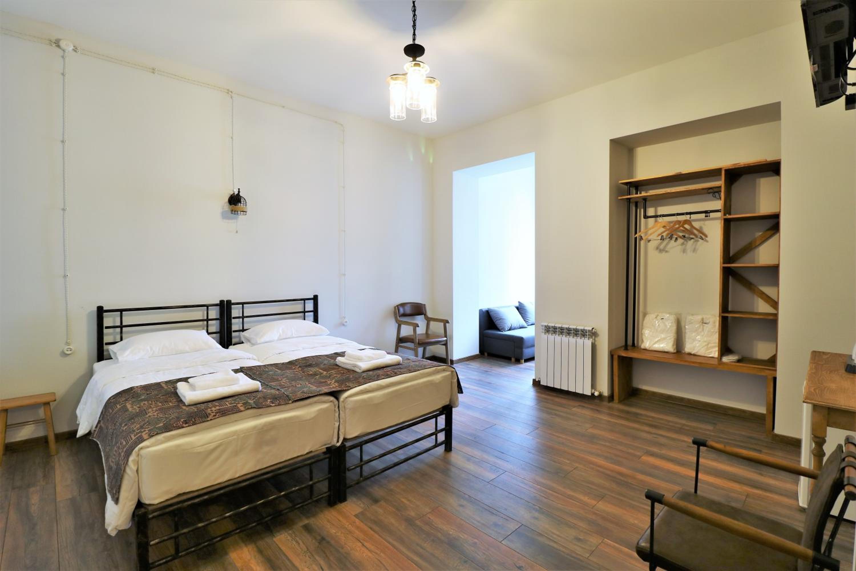 Deluxe Family Room