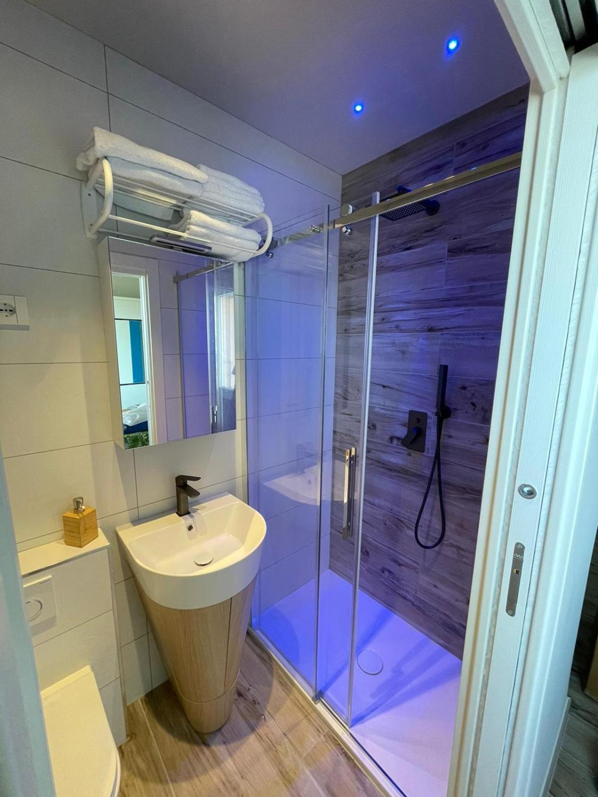 One-Bedroom Apartment - Photo 7