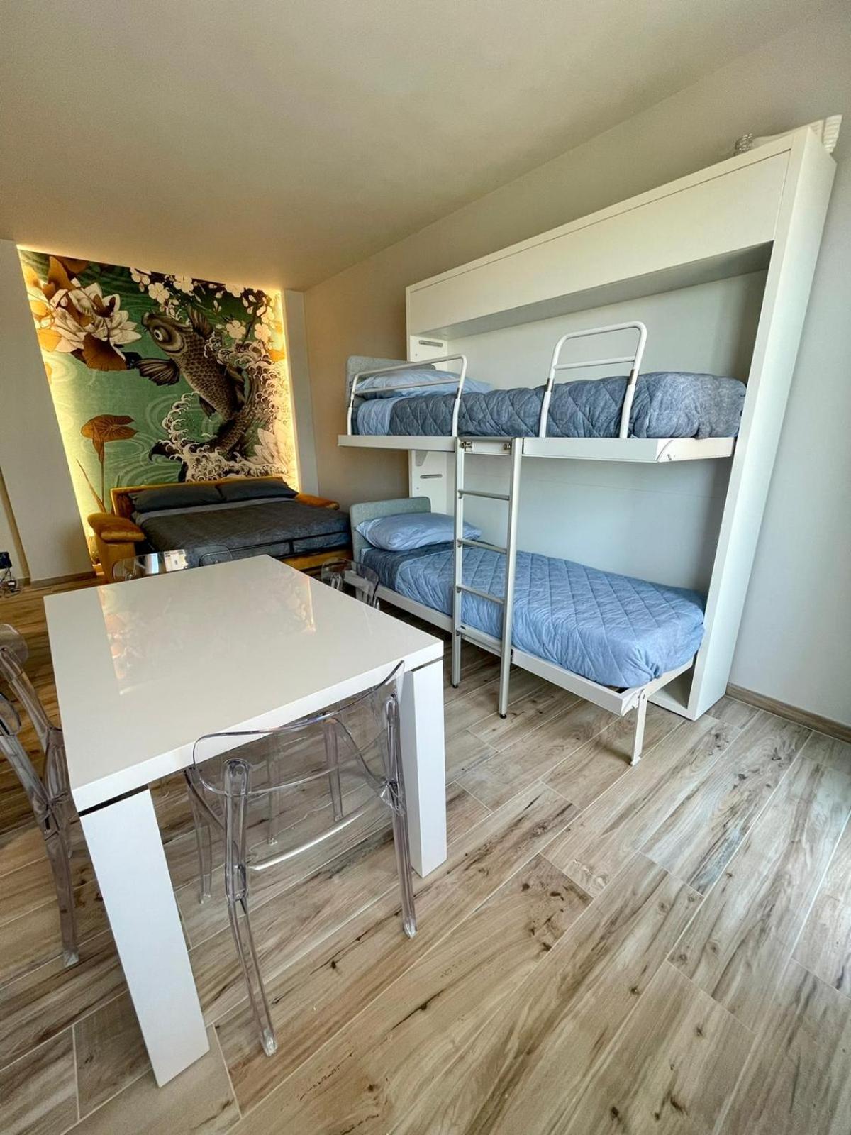 One-Bedroom Apartment - Photo 5