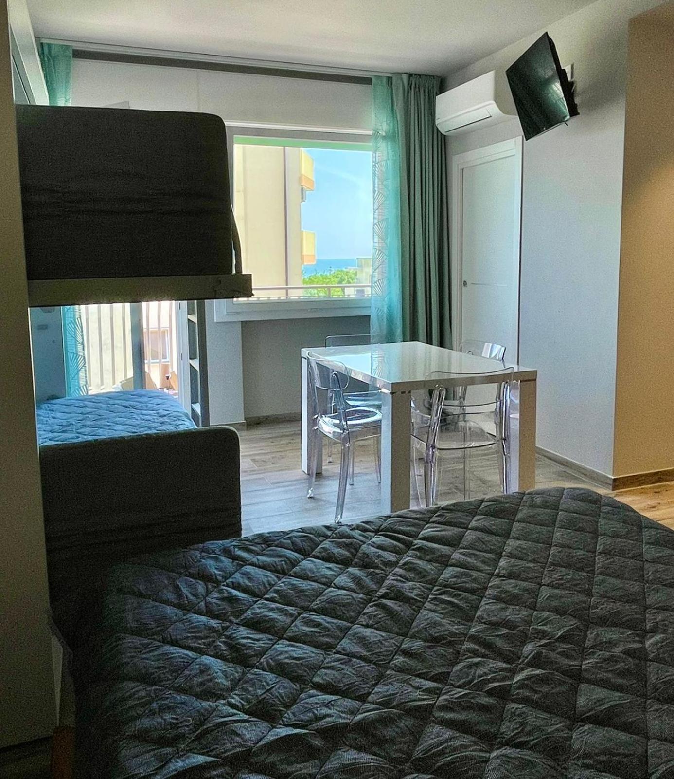 One-Bedroom Apartment - Photo 13
