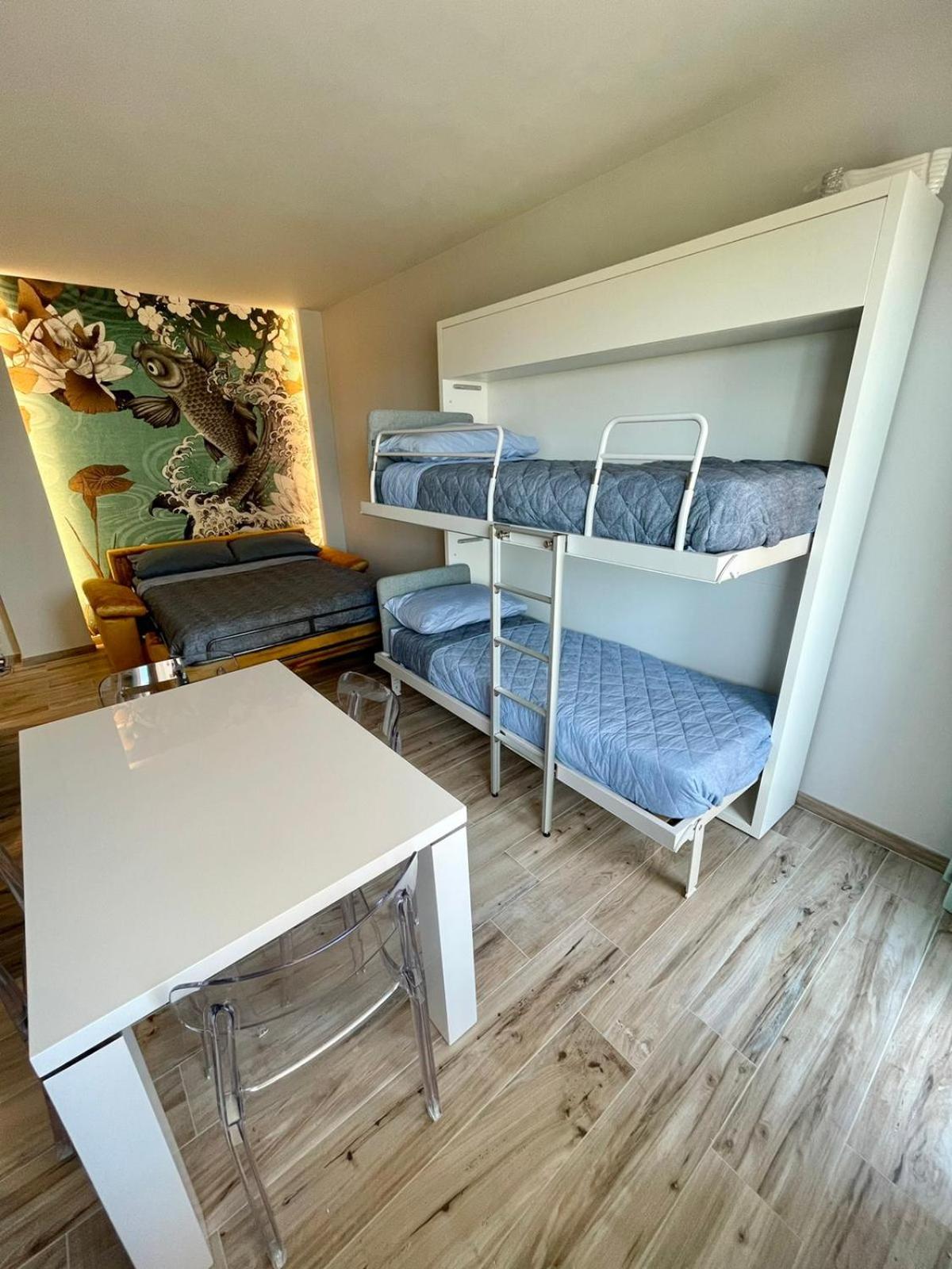 One-Bedroom Apartment - Photo 14