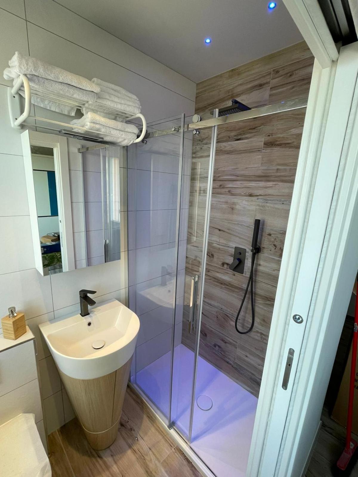 One-Bedroom Apartment - Photo 17