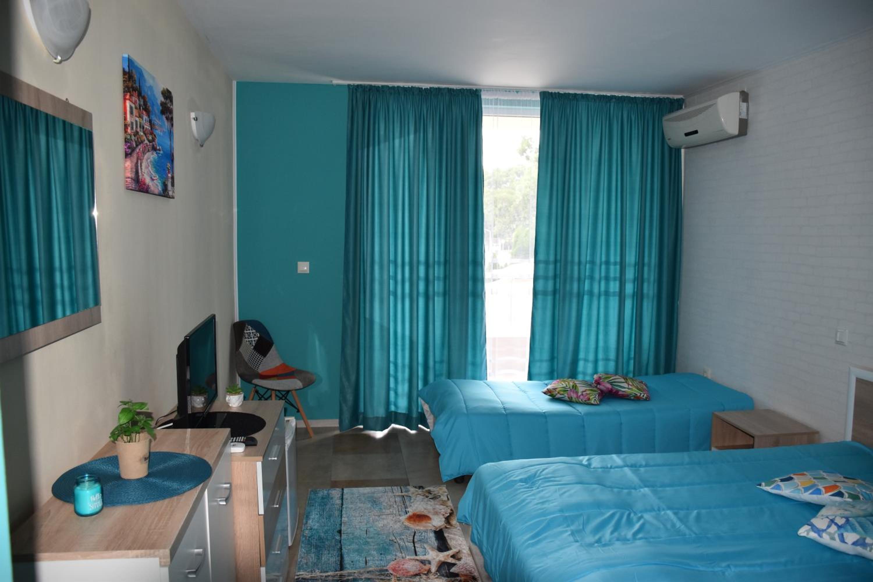 Double Room with Extra Bed photo 1
