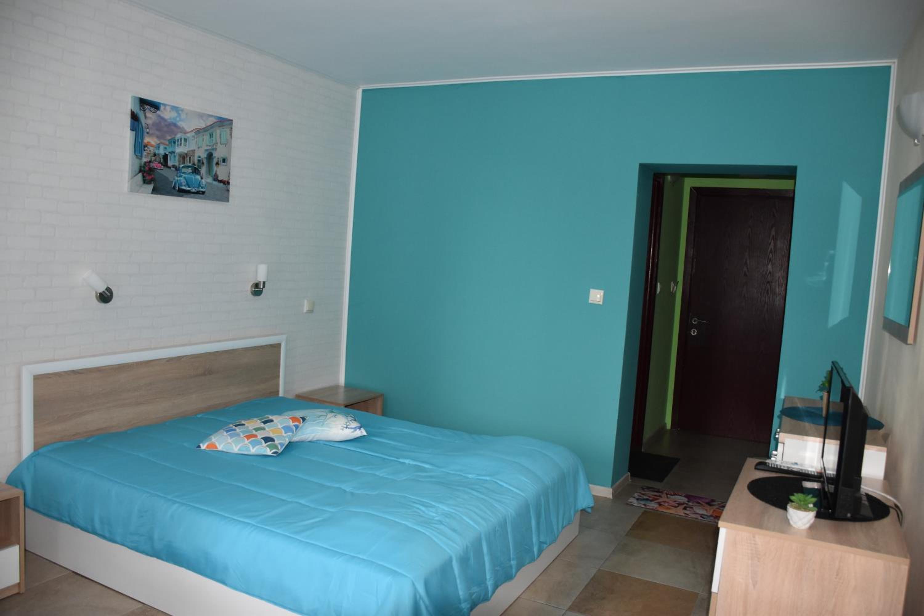 Double Room with Extra Bed photo 3