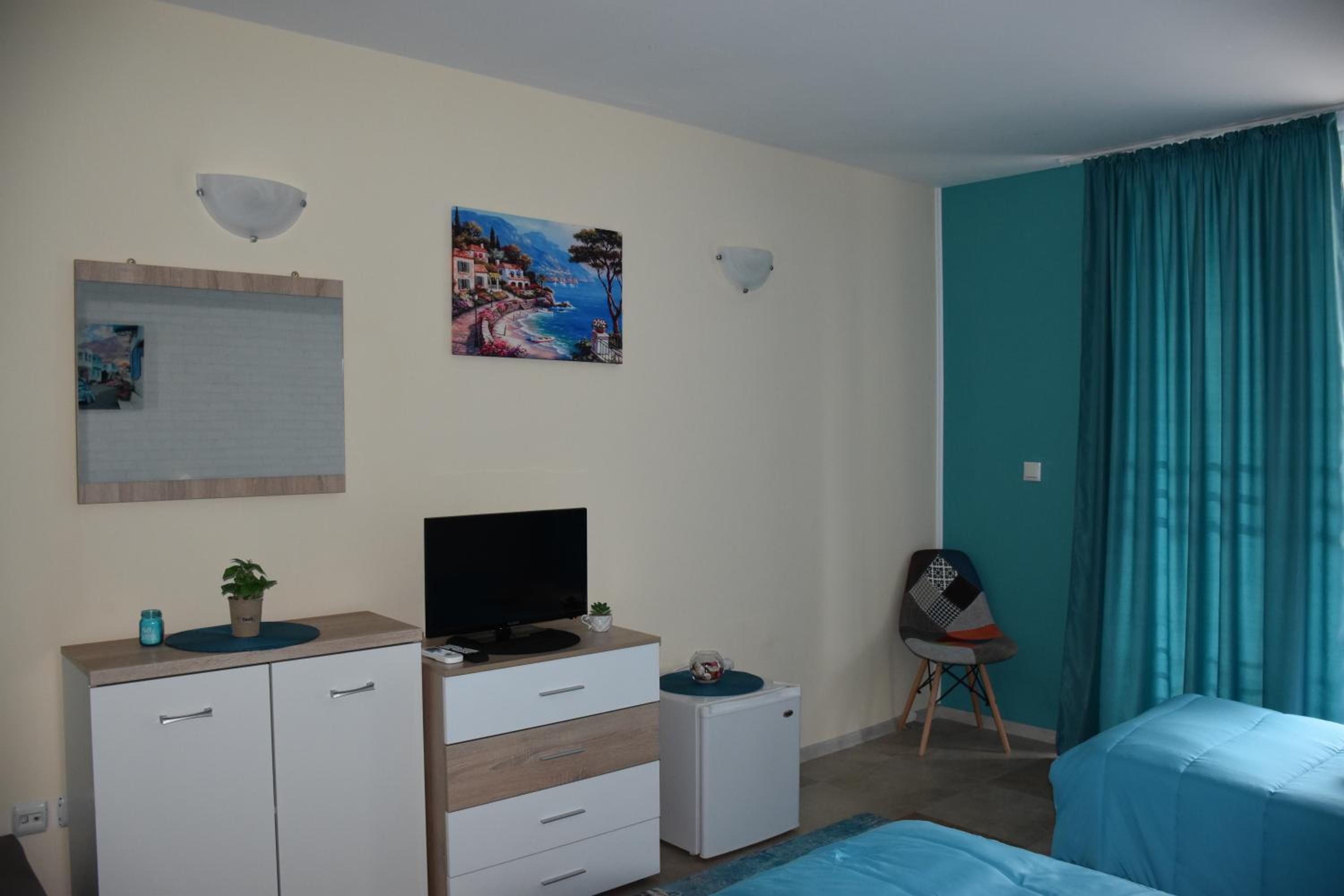 Double Room with Extra Bed photo 2