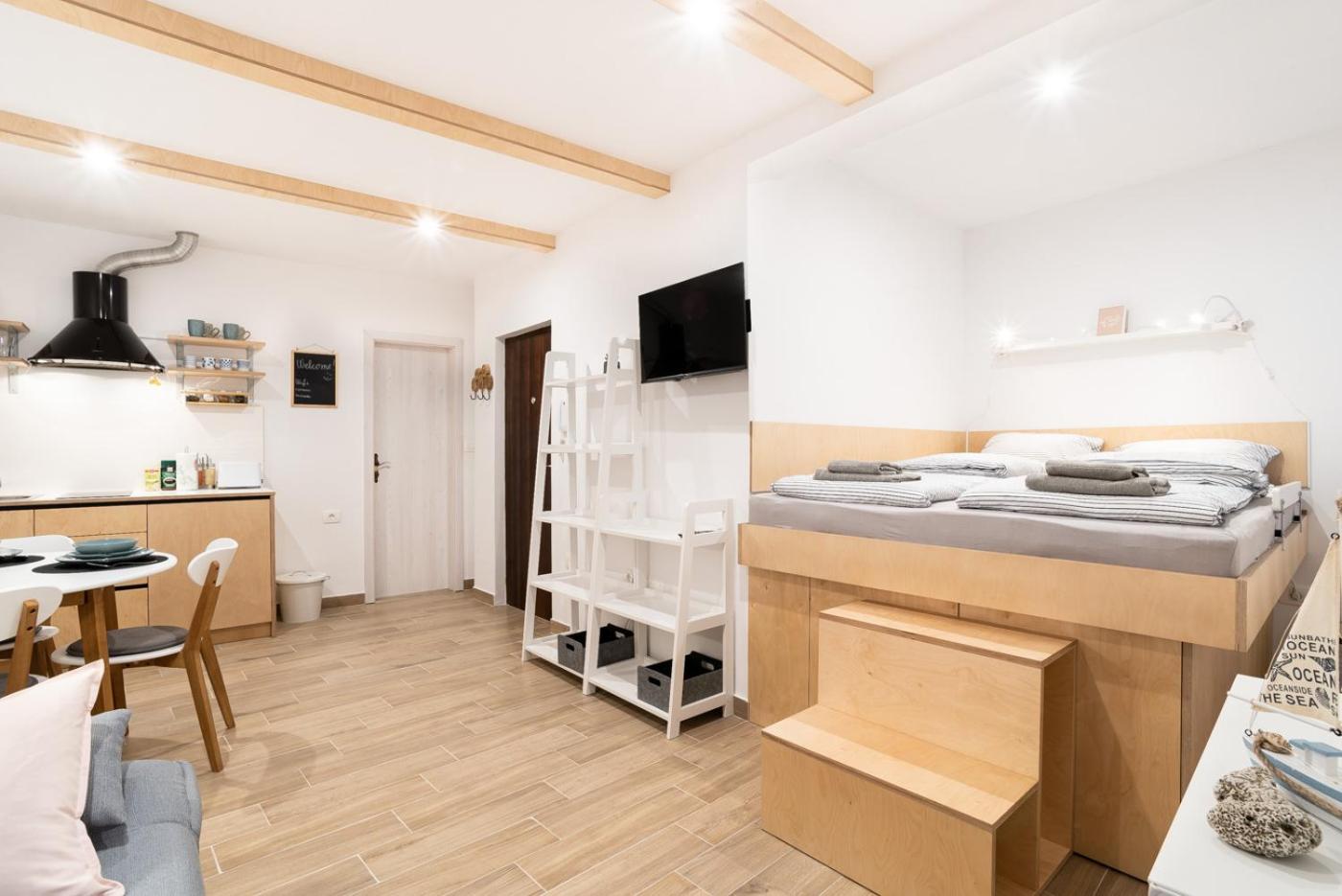 Standard Studio - Photo 30