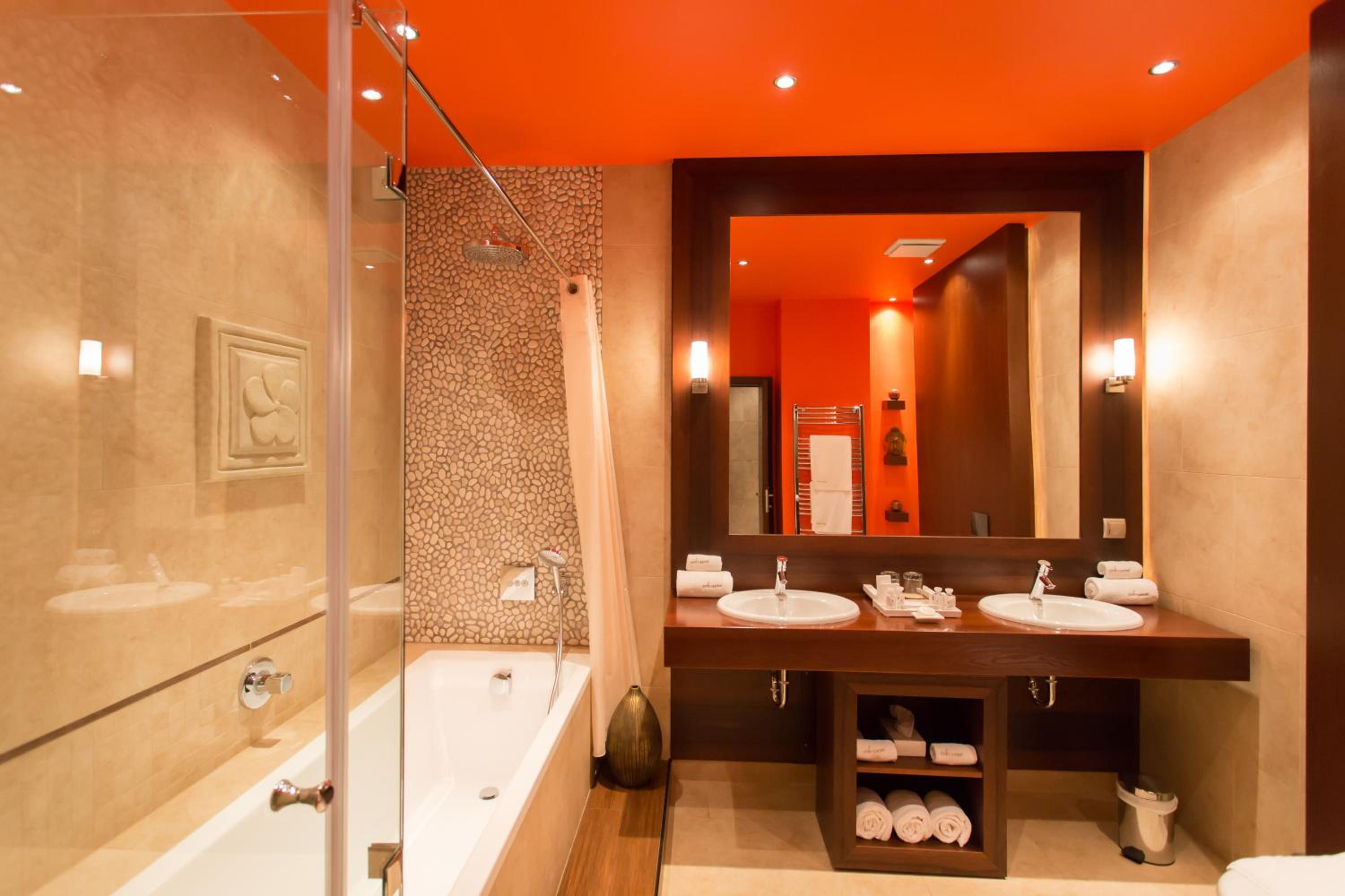 Executive Suite with Large Terrace and Lake View photo 2