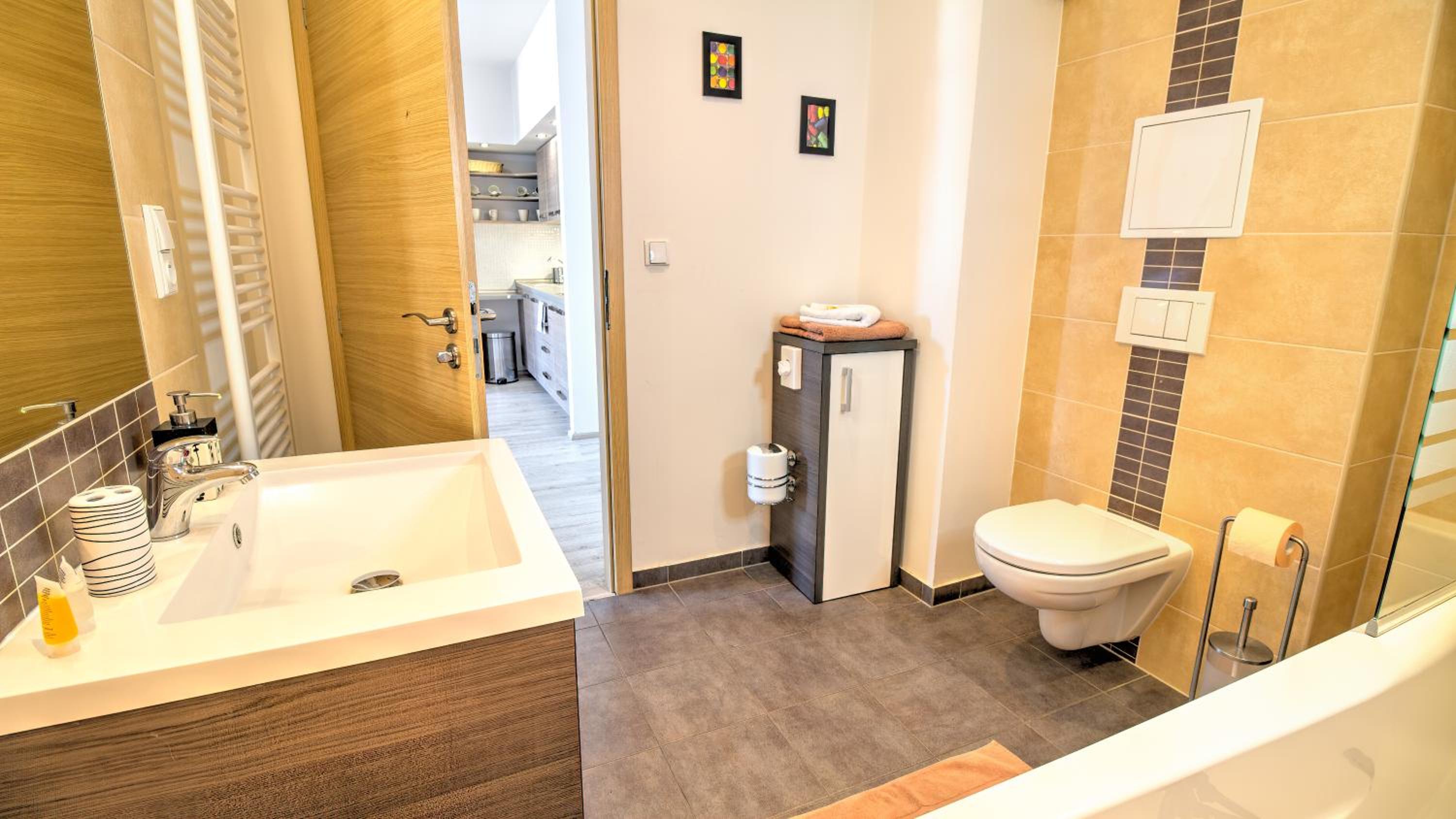 One-Bedroom Apartment (4 Adults) - Photo 2