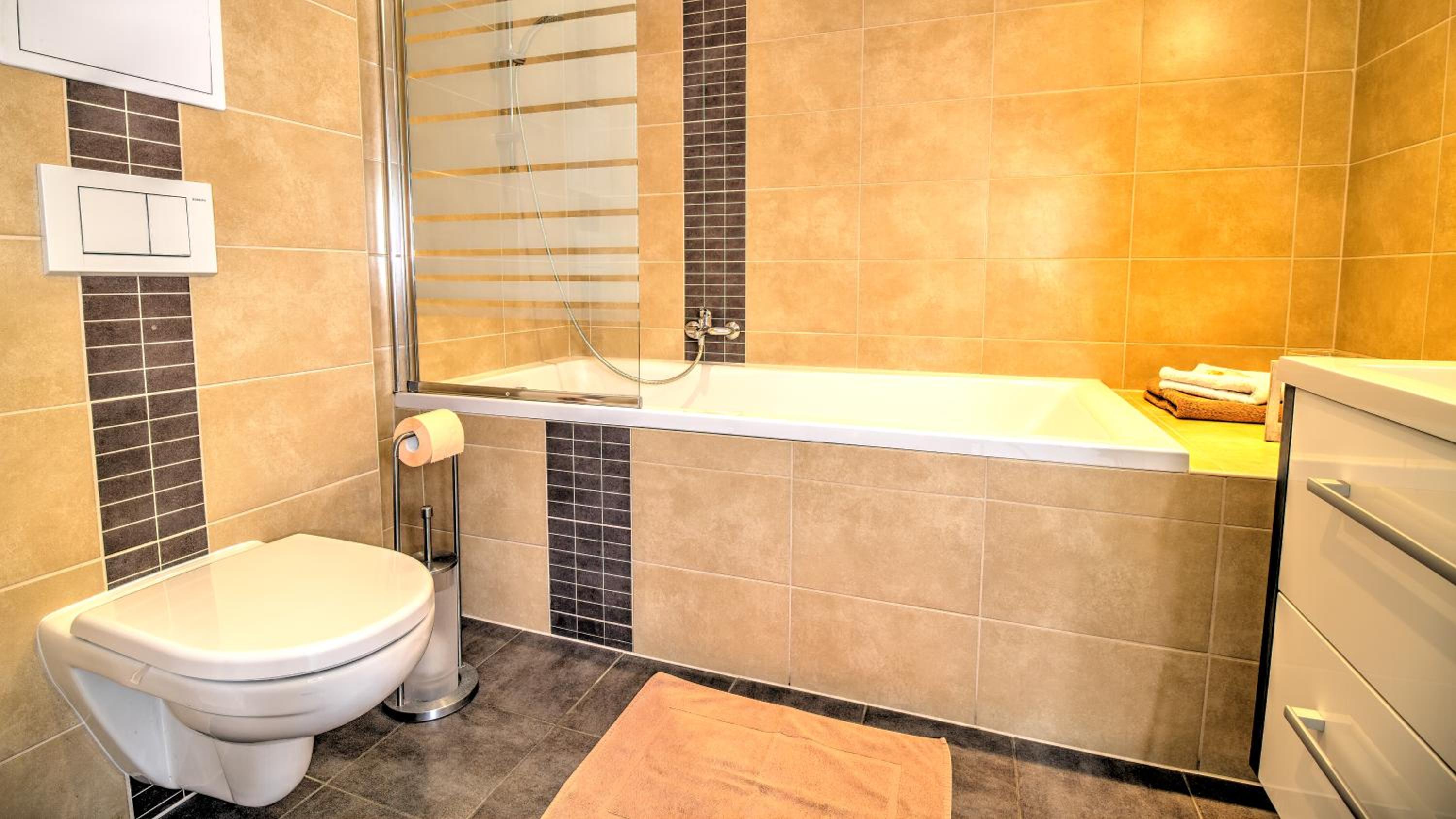 One-Bedroom Apartment (2 Adults) - Photo 3