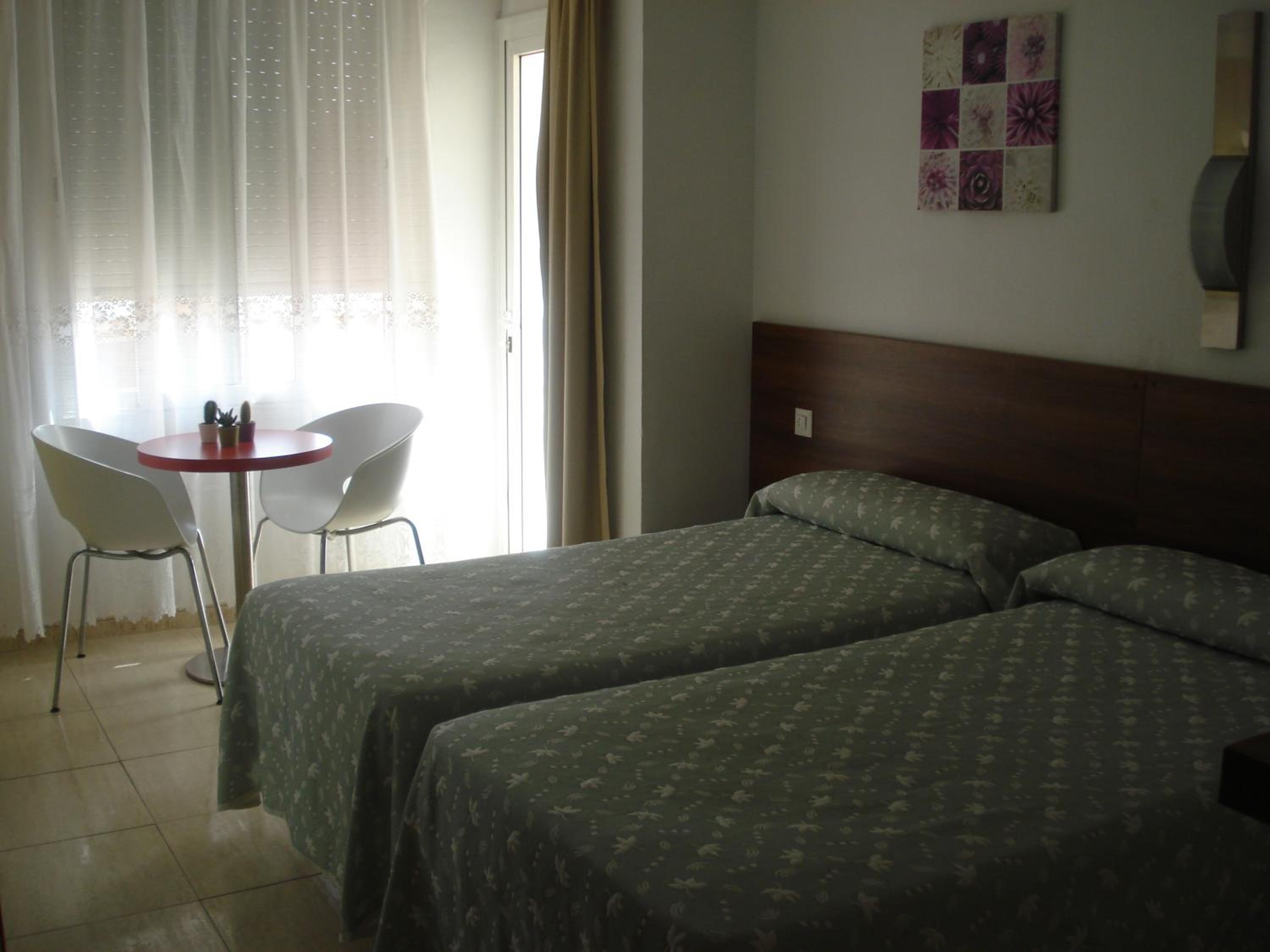 Double or Twin Room with Private Bathroom photo 2