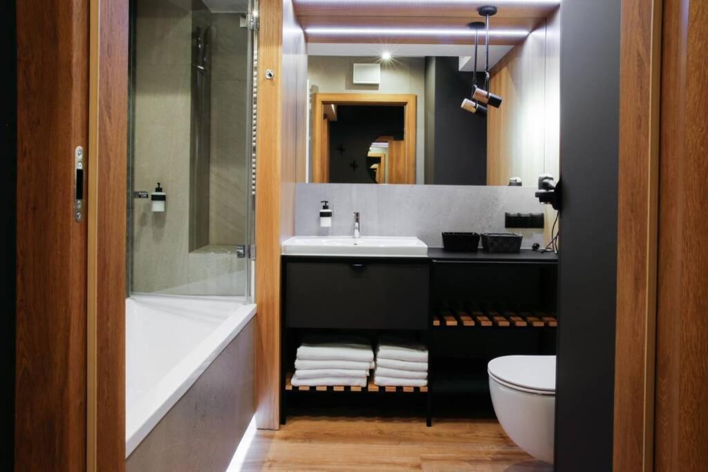 One-Bedroom Apartment - Photo 13