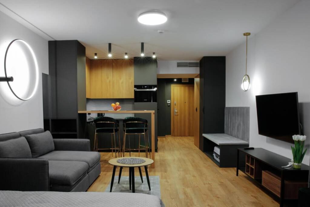 One-Bedroom Apartment - Photo 15