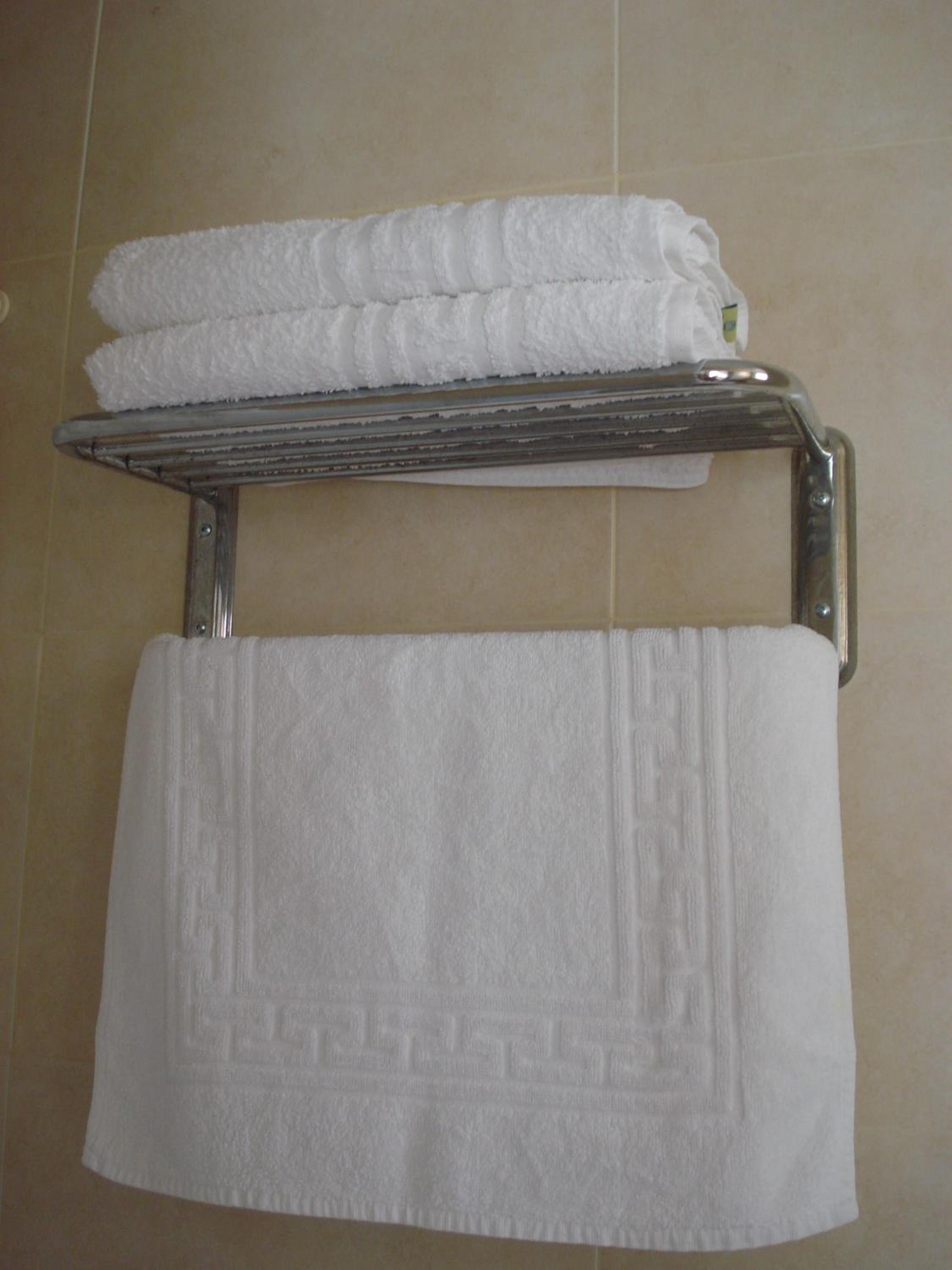 Single Room with Shared Bathroom photo 2