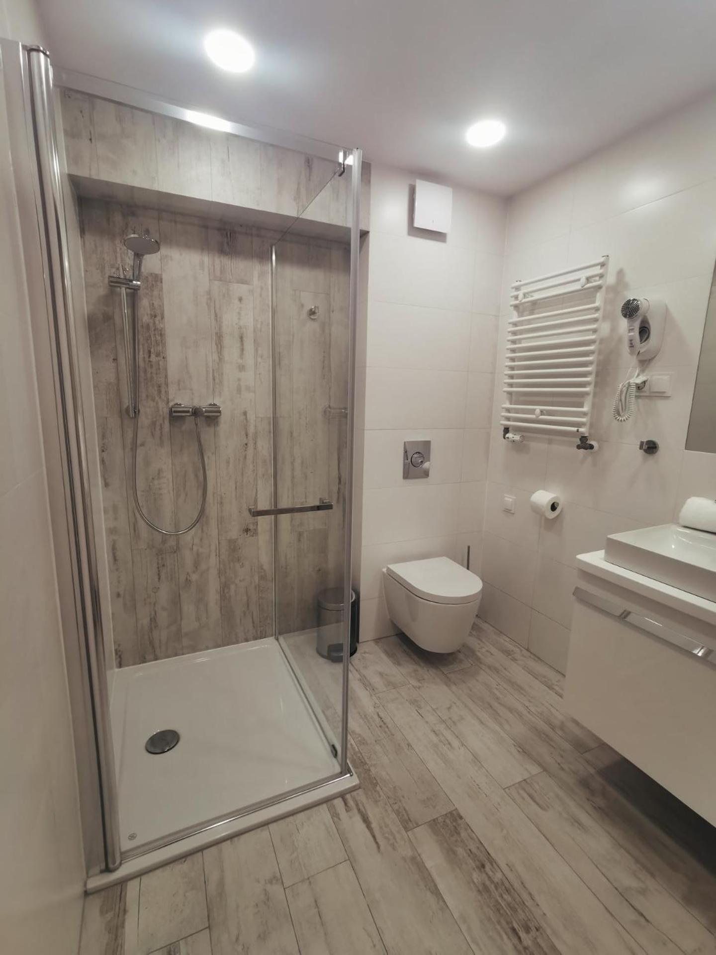 Deluxe Double Room with Shower photo 3