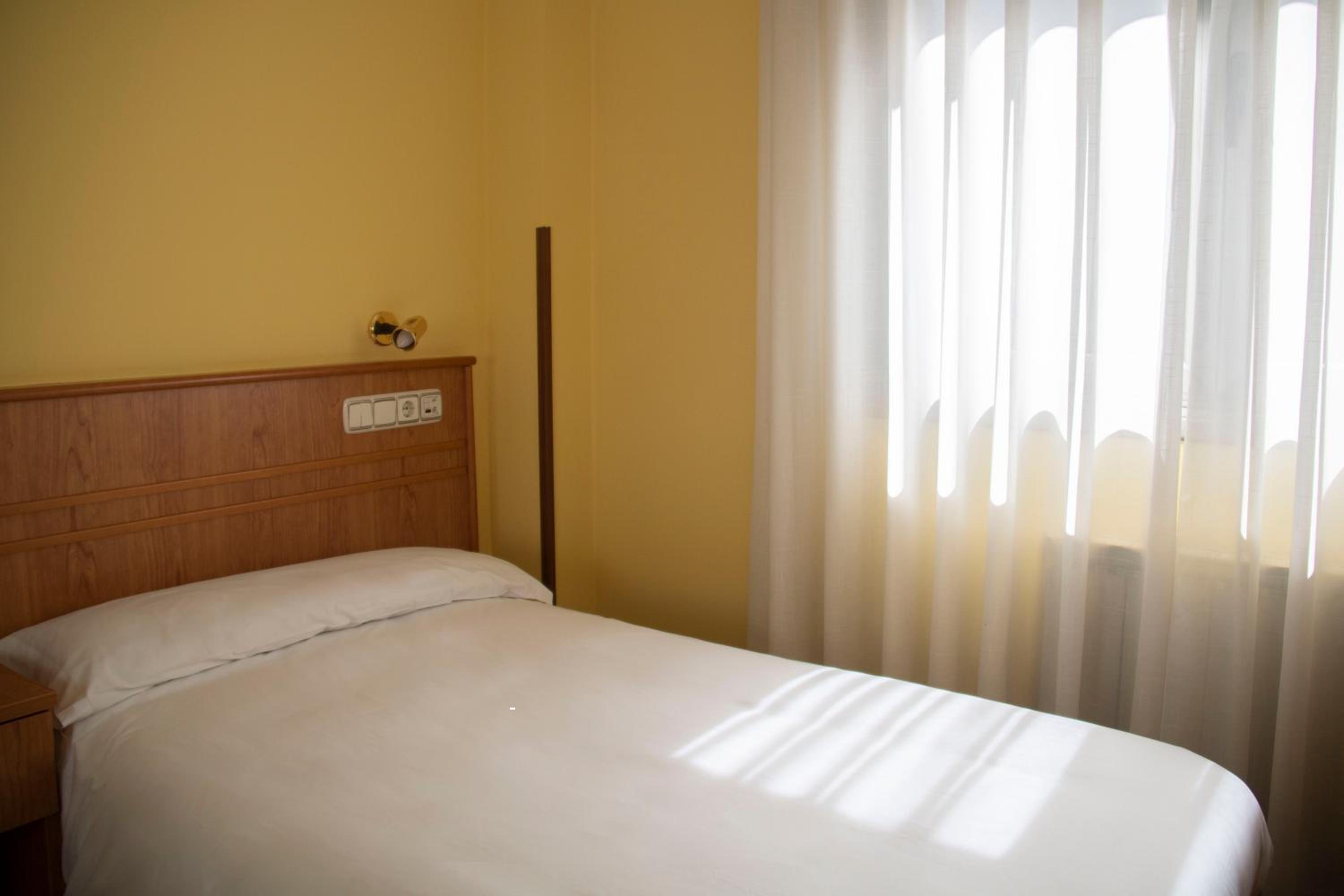 Budget Double or Twin Room - Photo 1