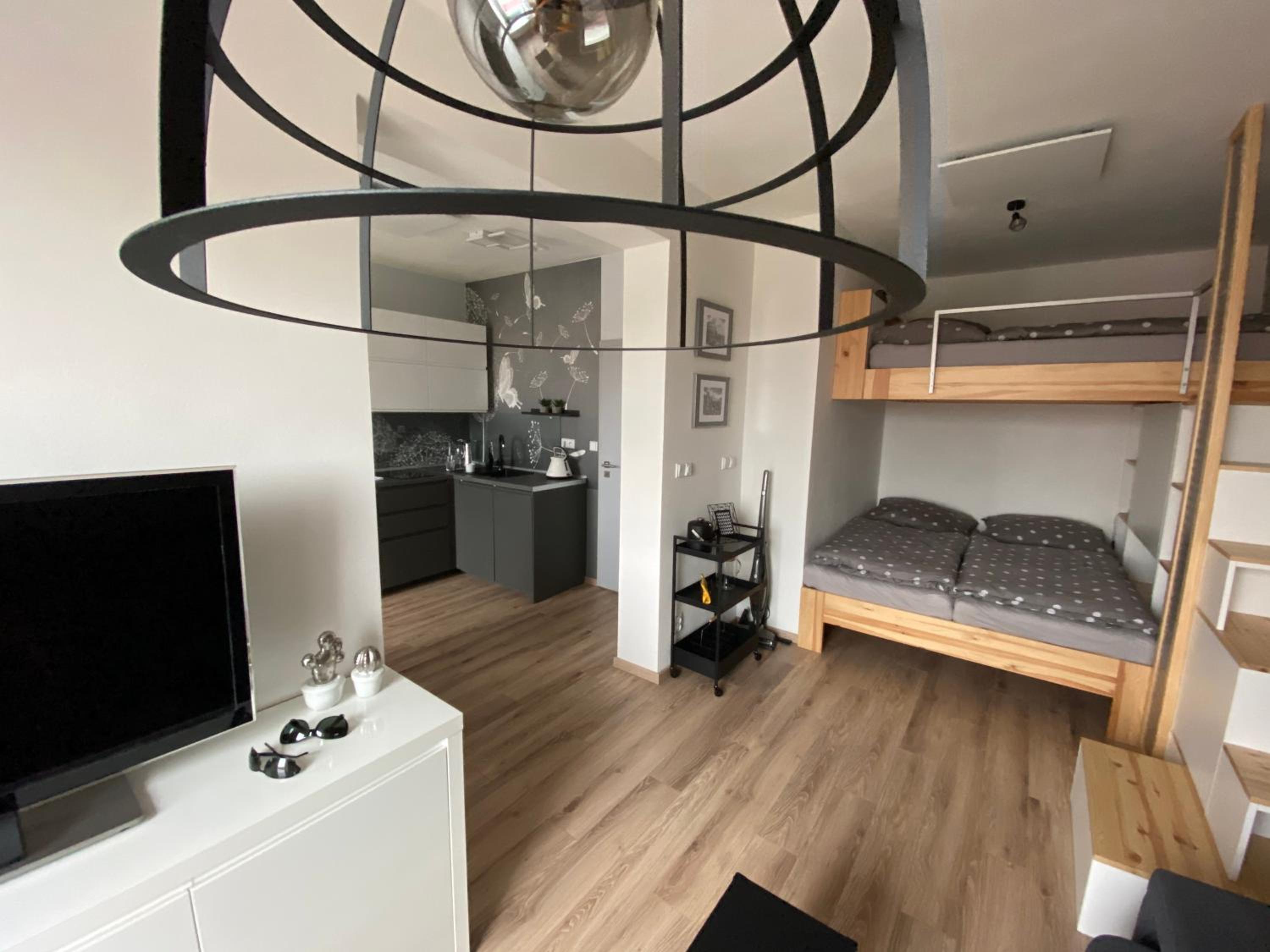 One-Bedroom Apartment photo 1