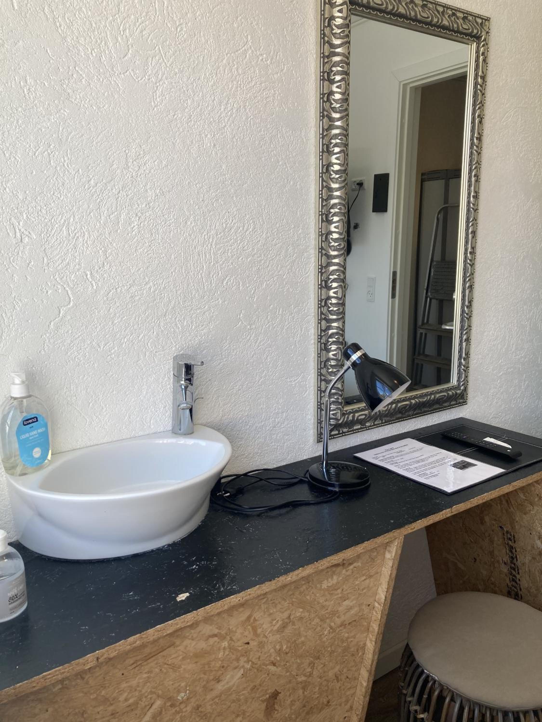 Single Room with Shared Bathroom photo 2