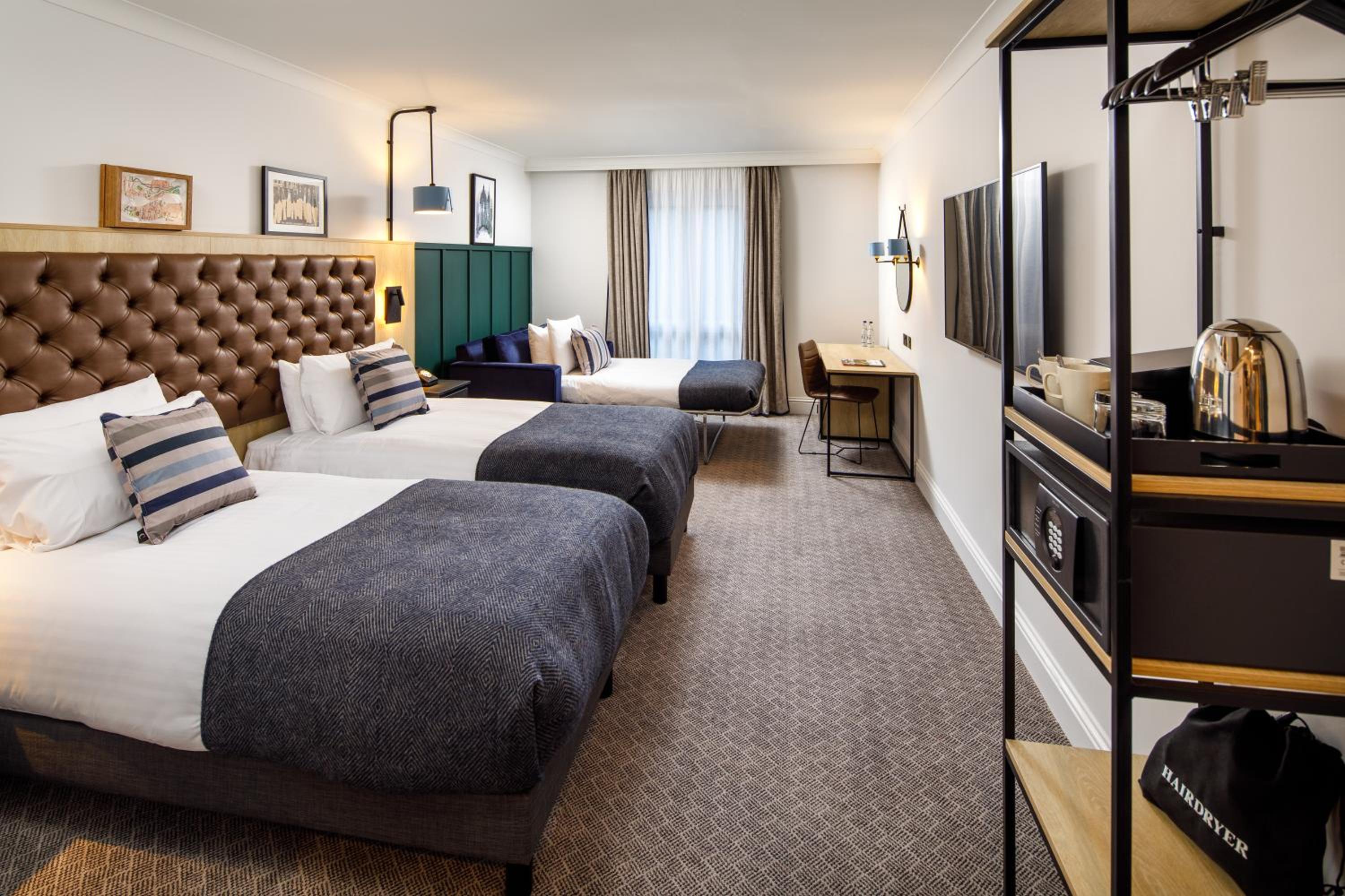 Privilege Family twin room with sofa bed photo 1