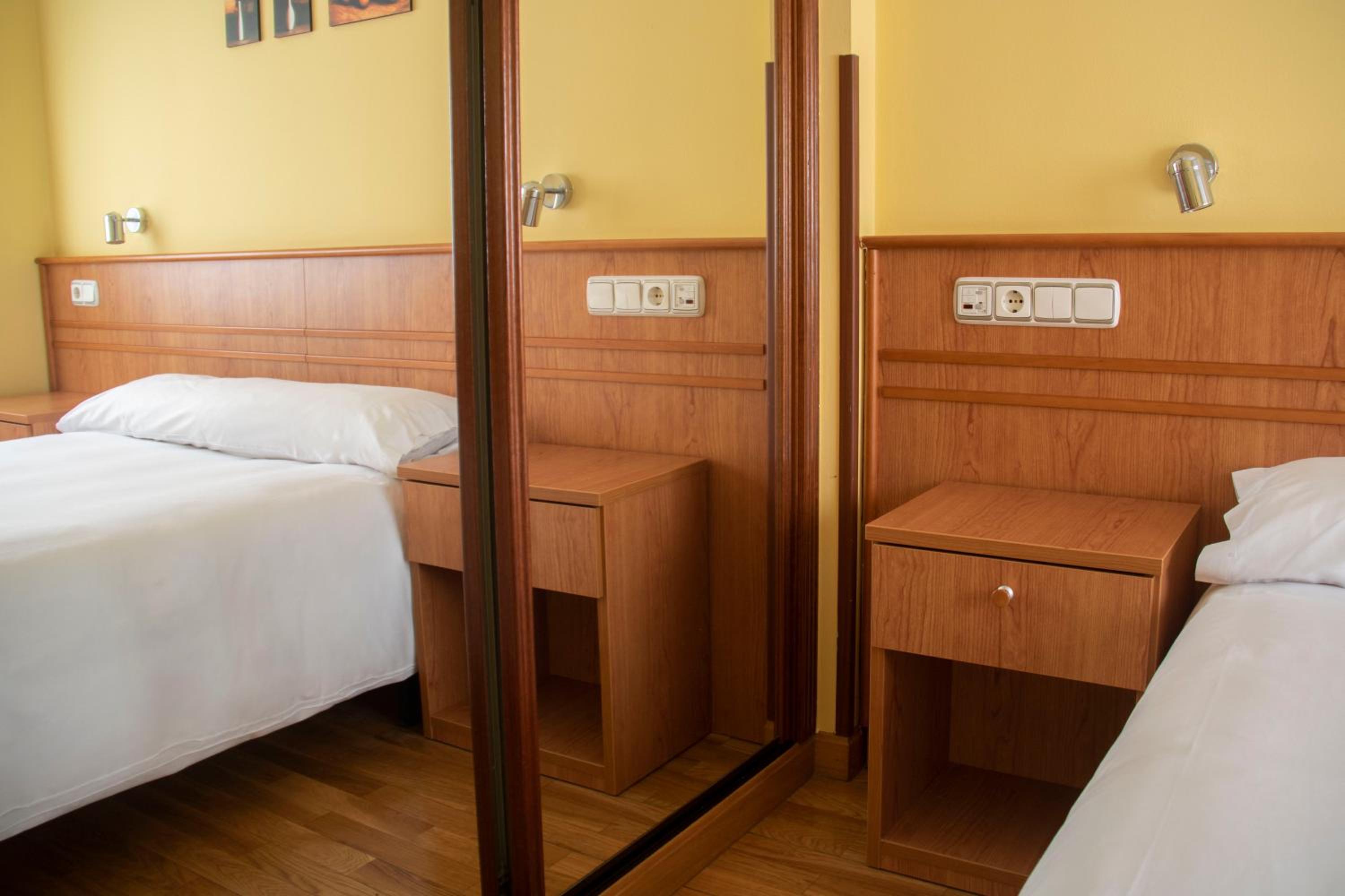 Budget Double or Twin Room - Photo 6