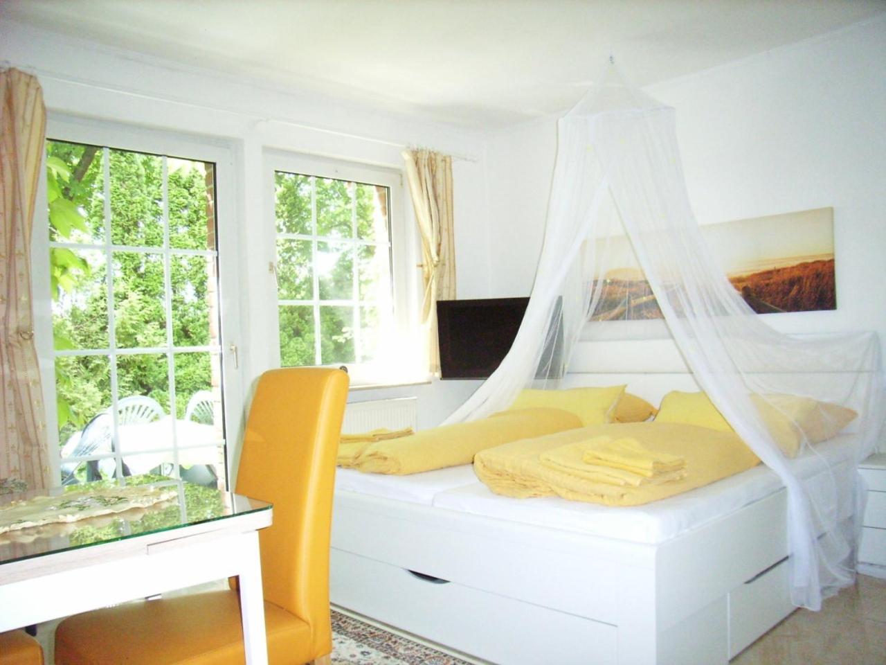 Apartment (2 Adults + 1 Child) with Terrace