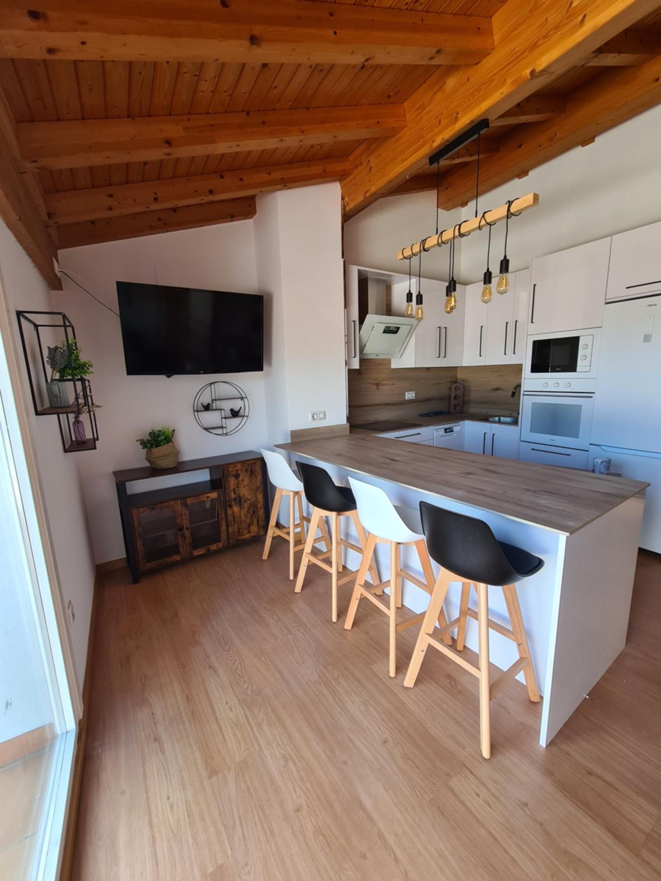 Apartment with Terrace - Photo 1