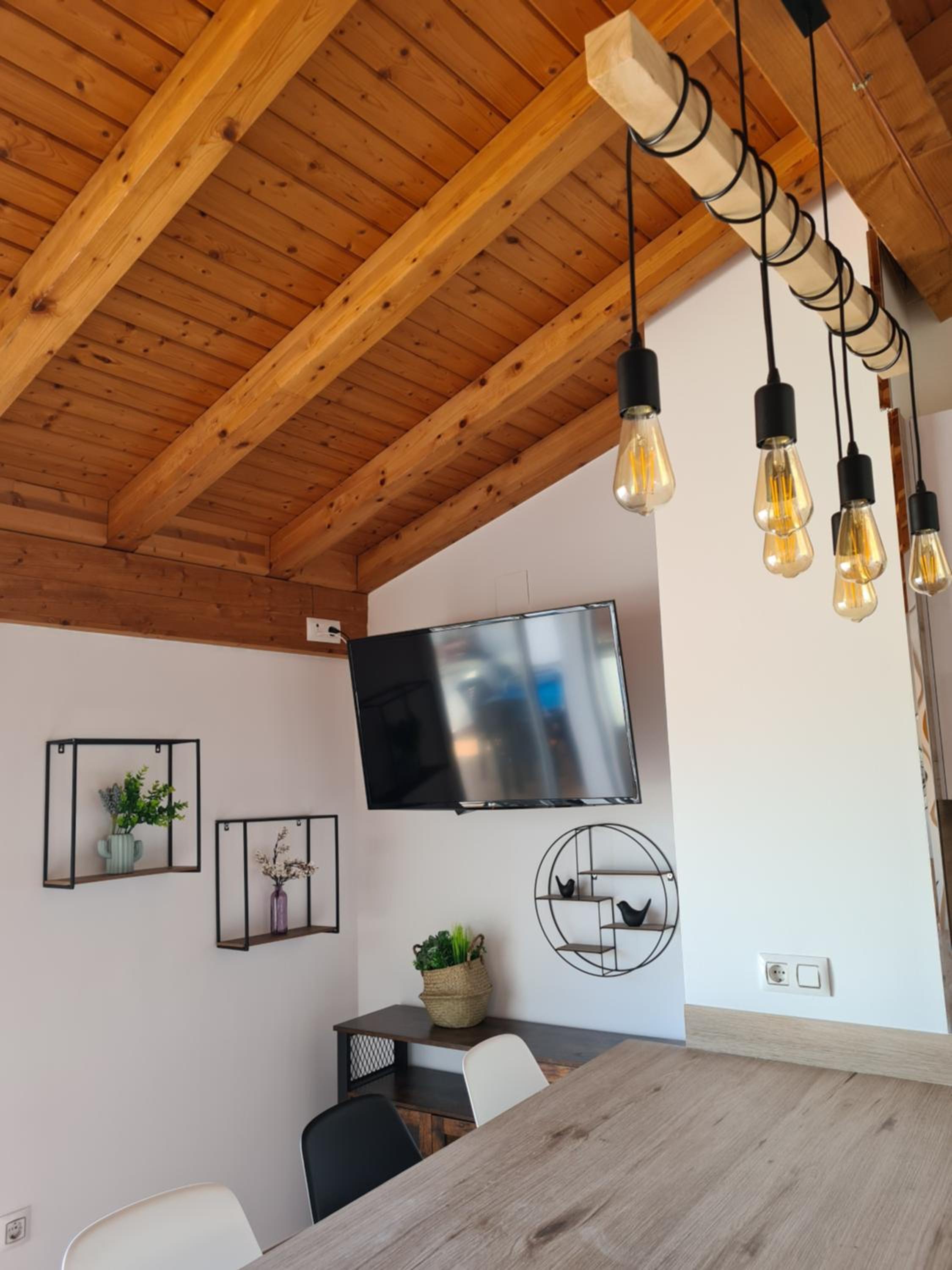 Apartment with Terrace - Photo 14