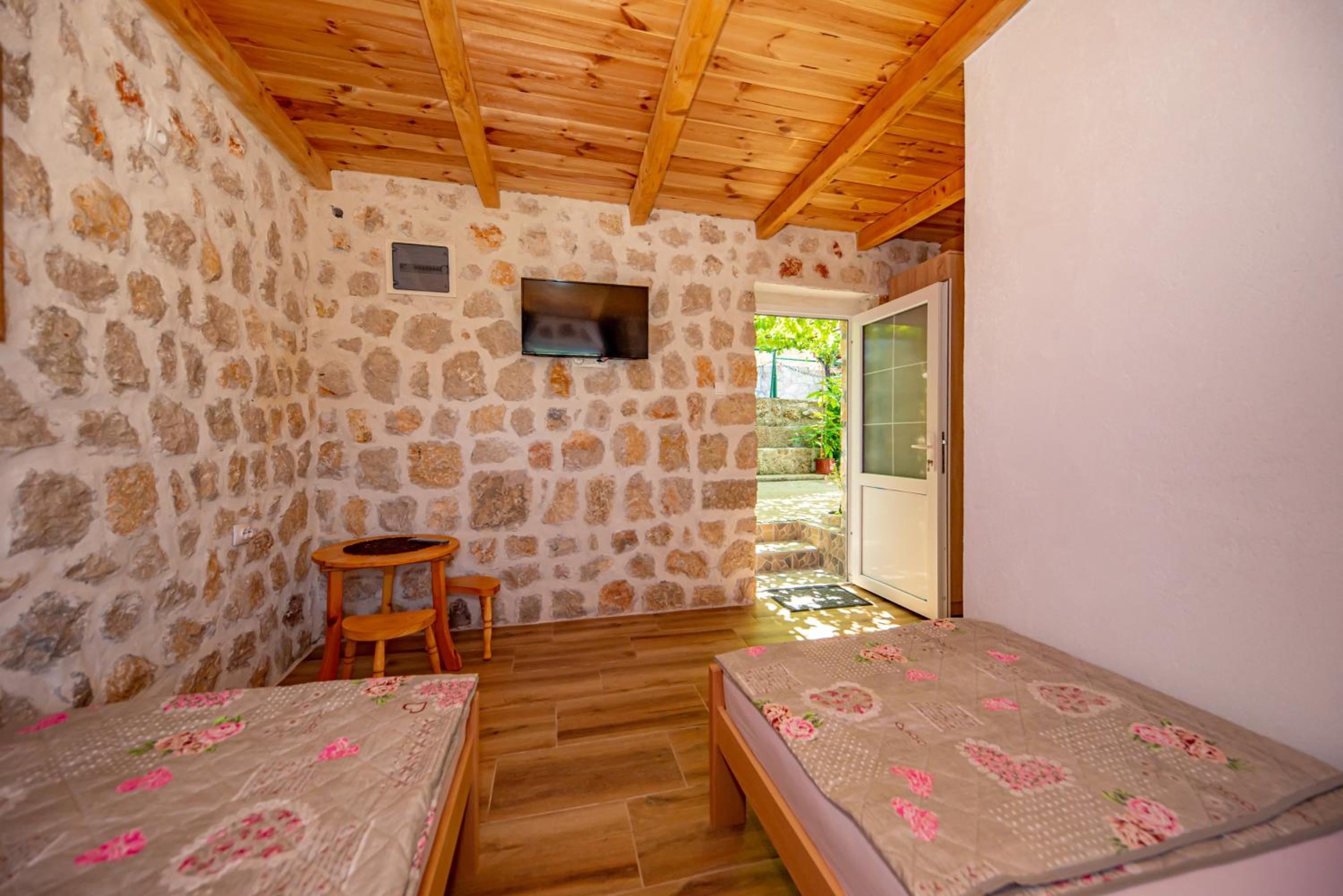 Double Room with Private Bathroom photo 2