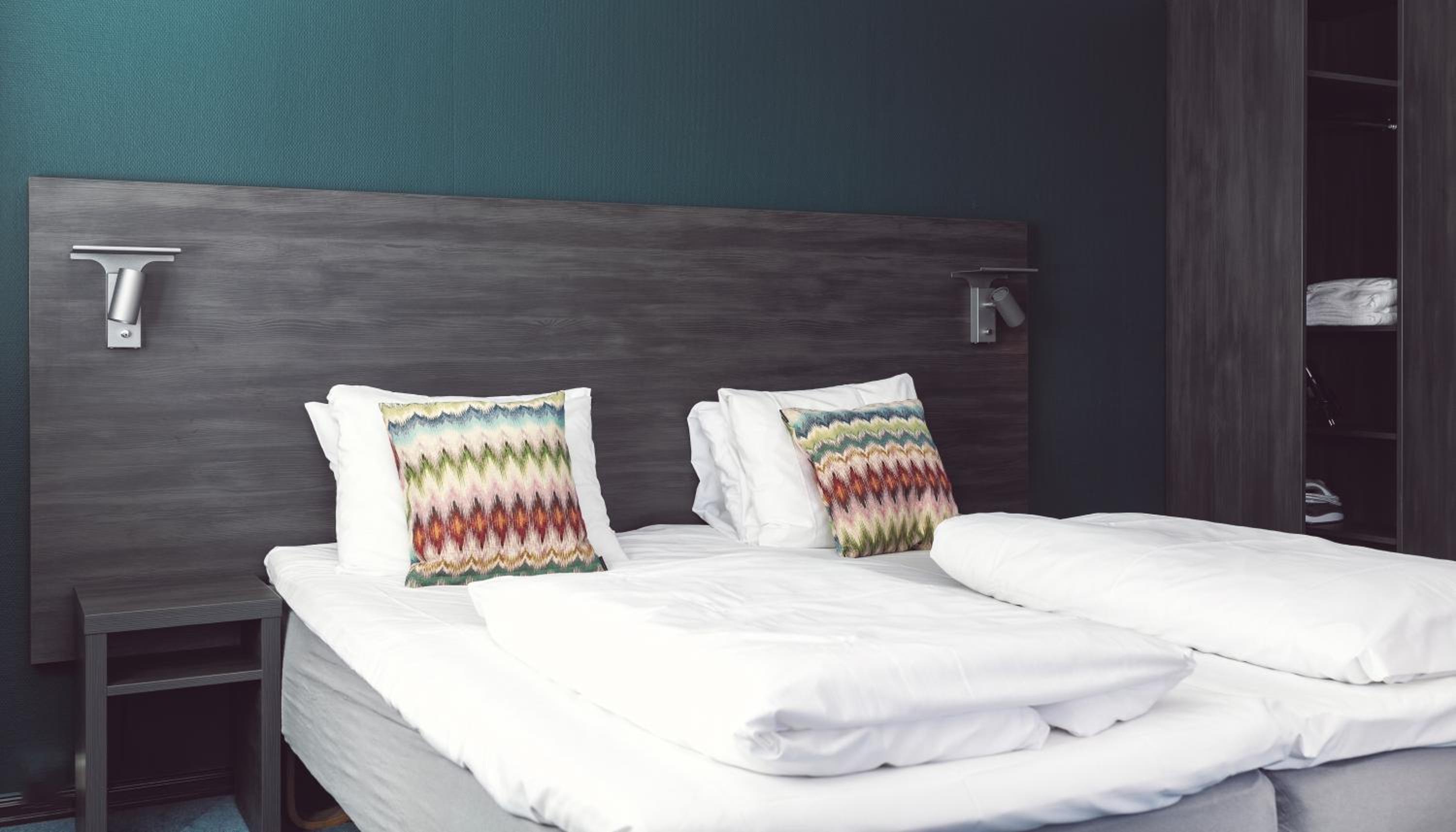 Standard Twin Room - Photo 7