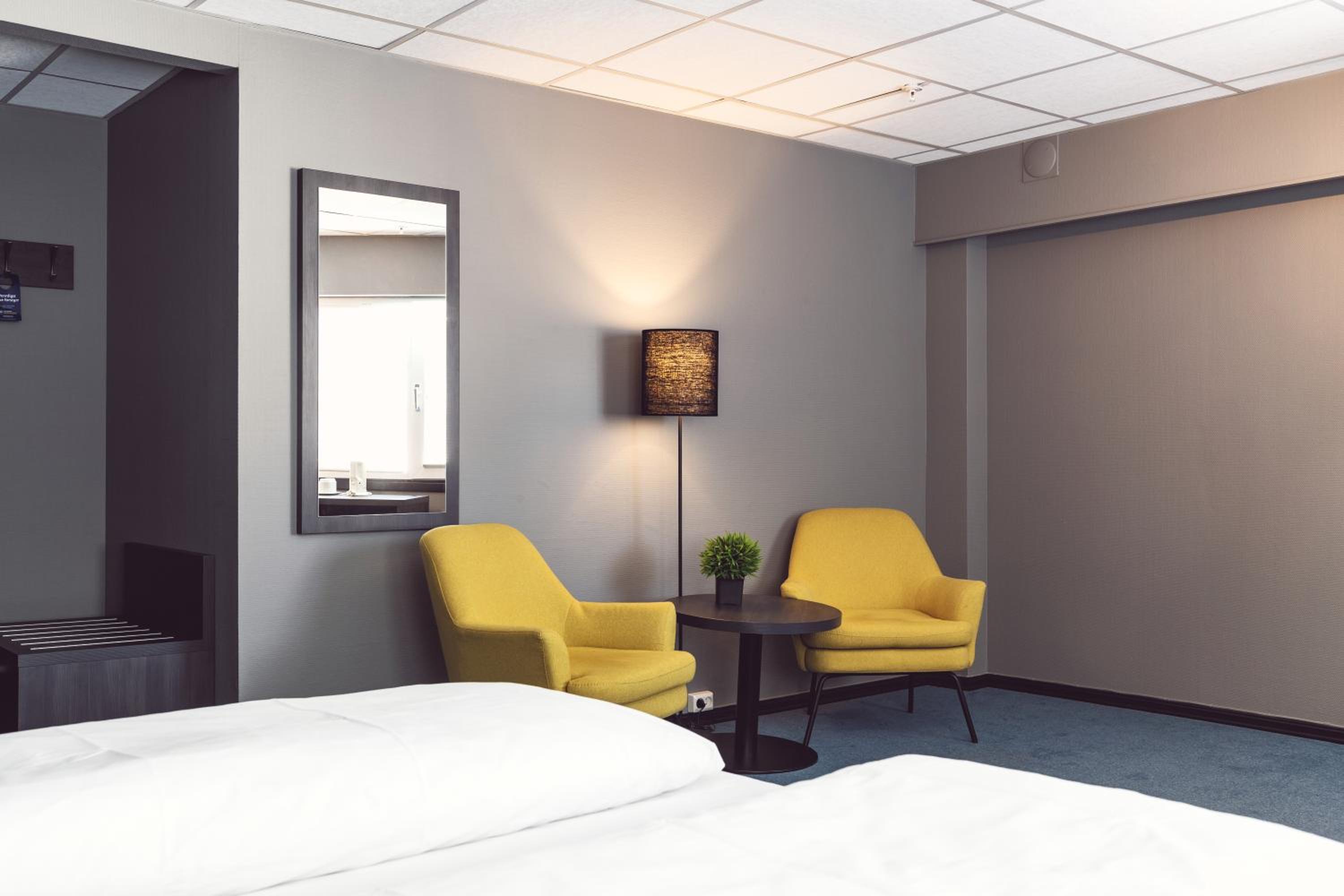 Standard Double Room - Photo 13