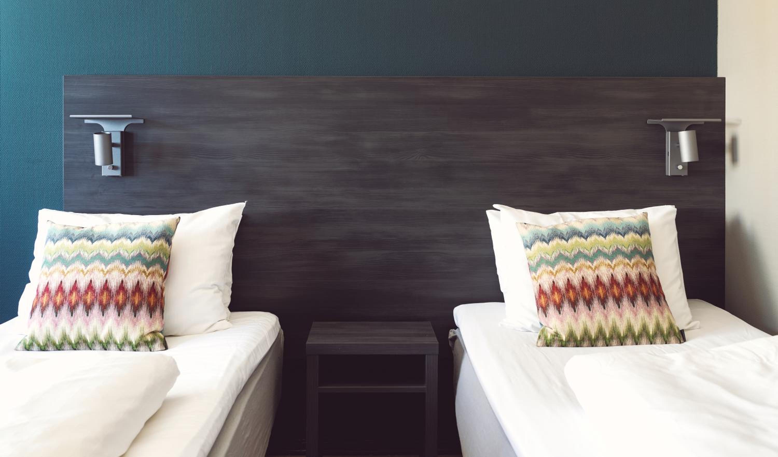 Standard Twin Room - Photo 8