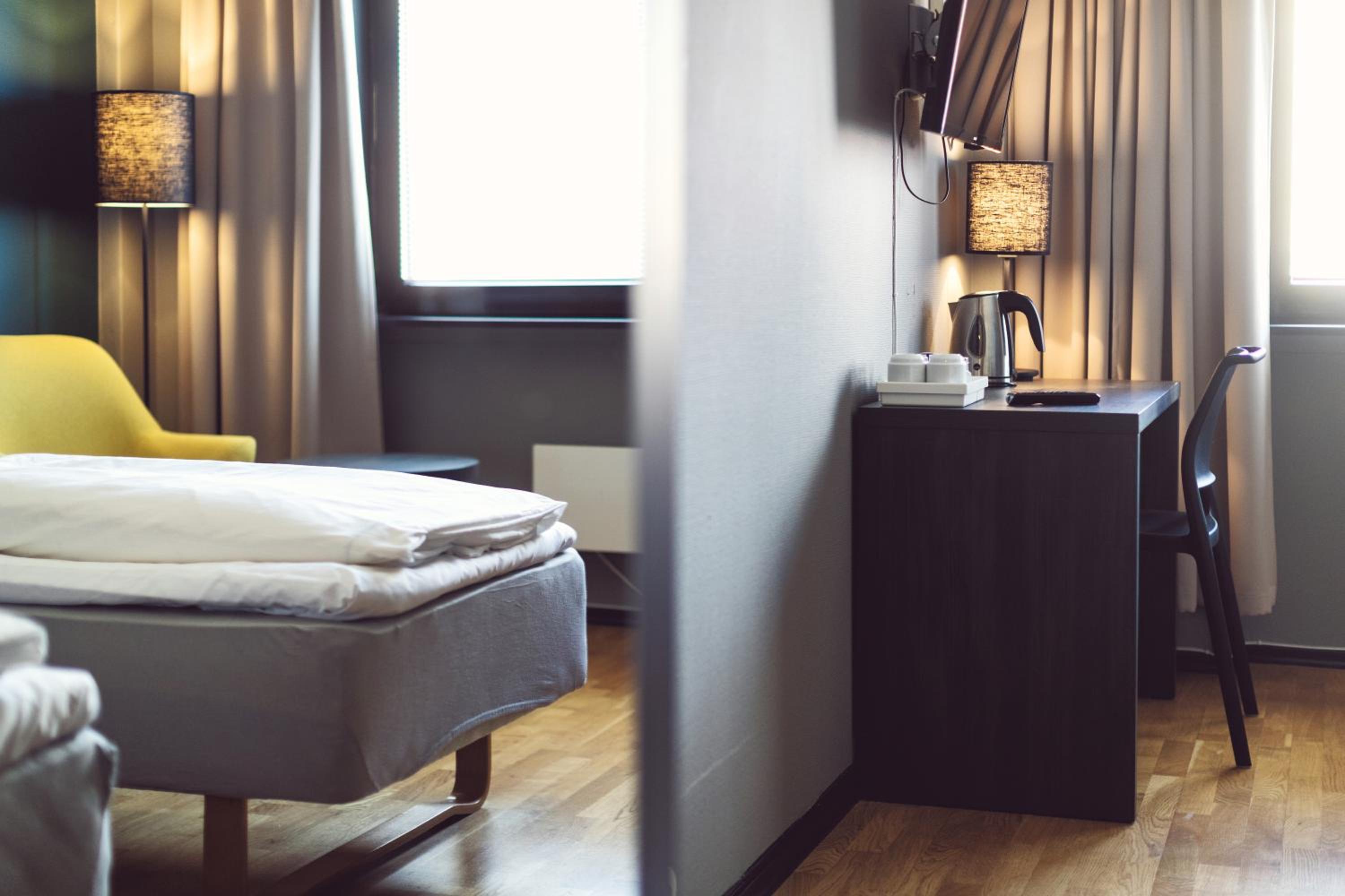 Standard Twin Room - Photo 11