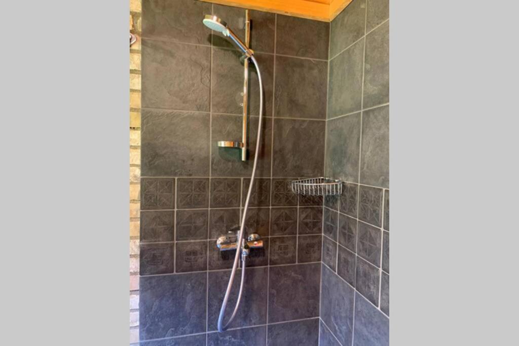 One-Bedroom House photo 2