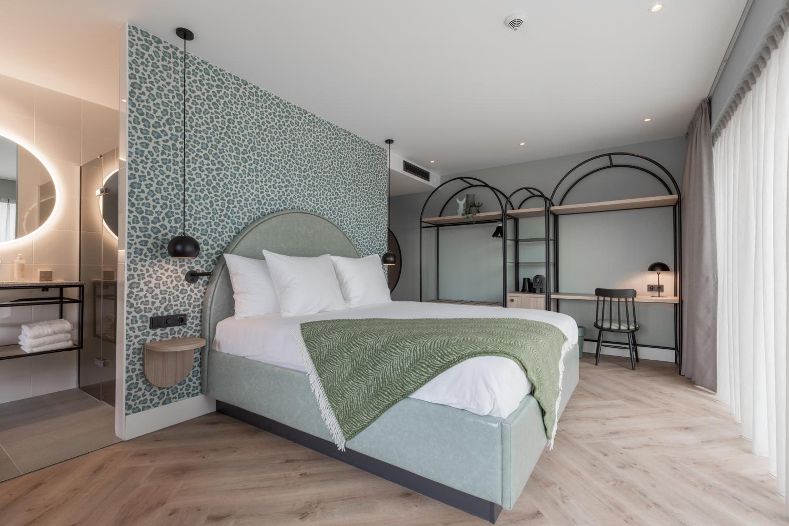 Superior Plus Room With Bath