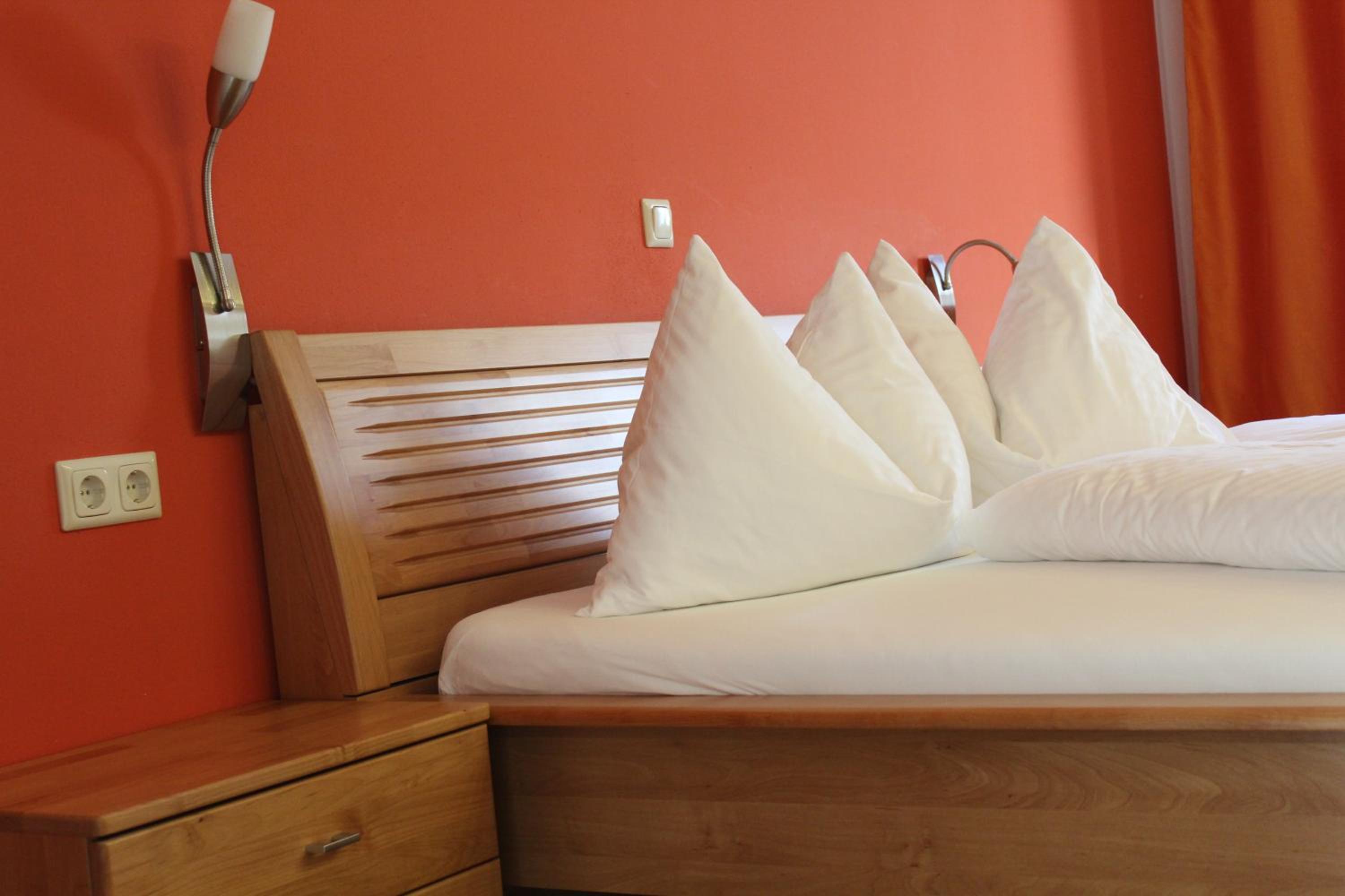 Double Room With Balcony - Photo 8