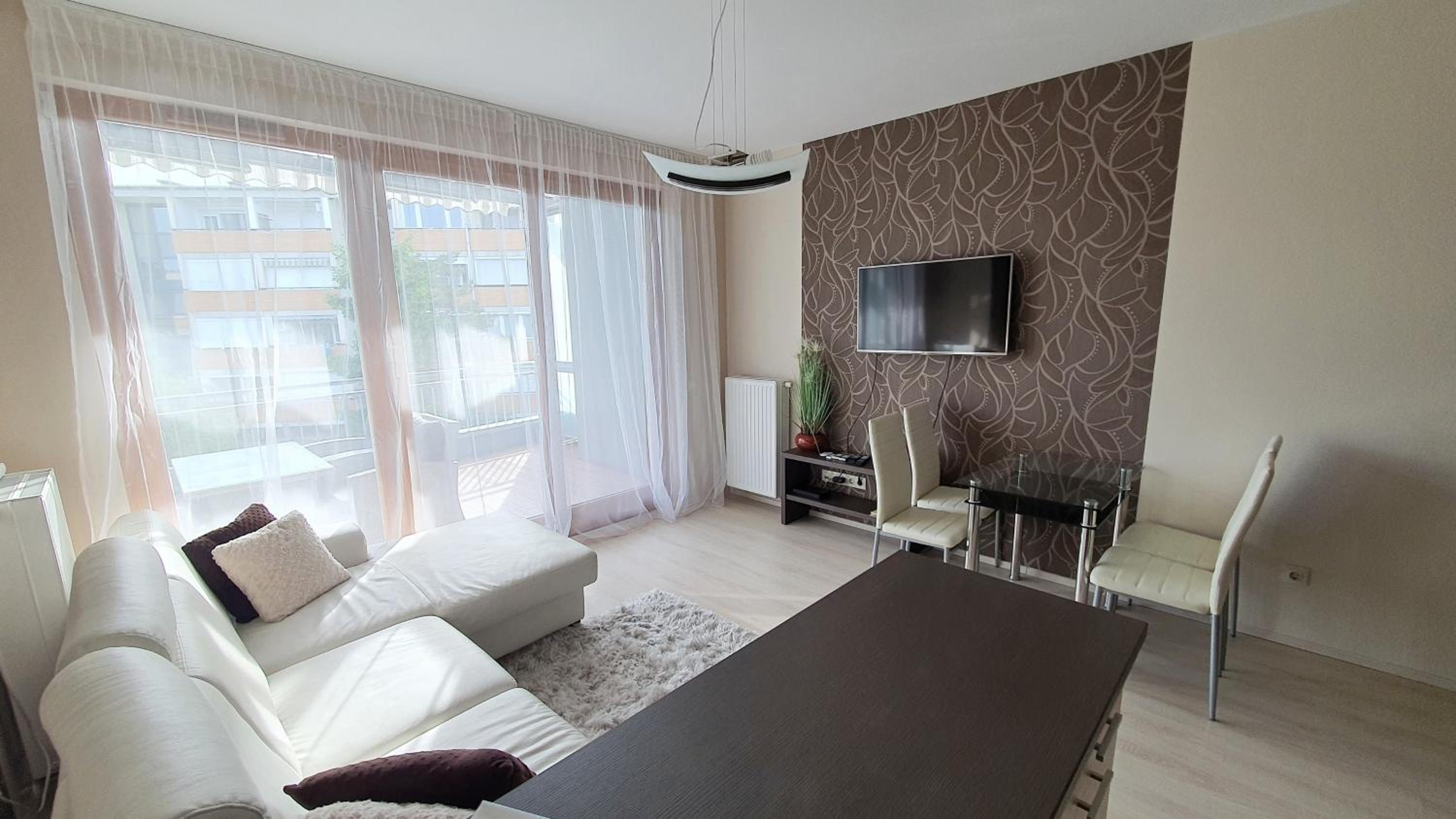 Apartment with Terrace photo 2
