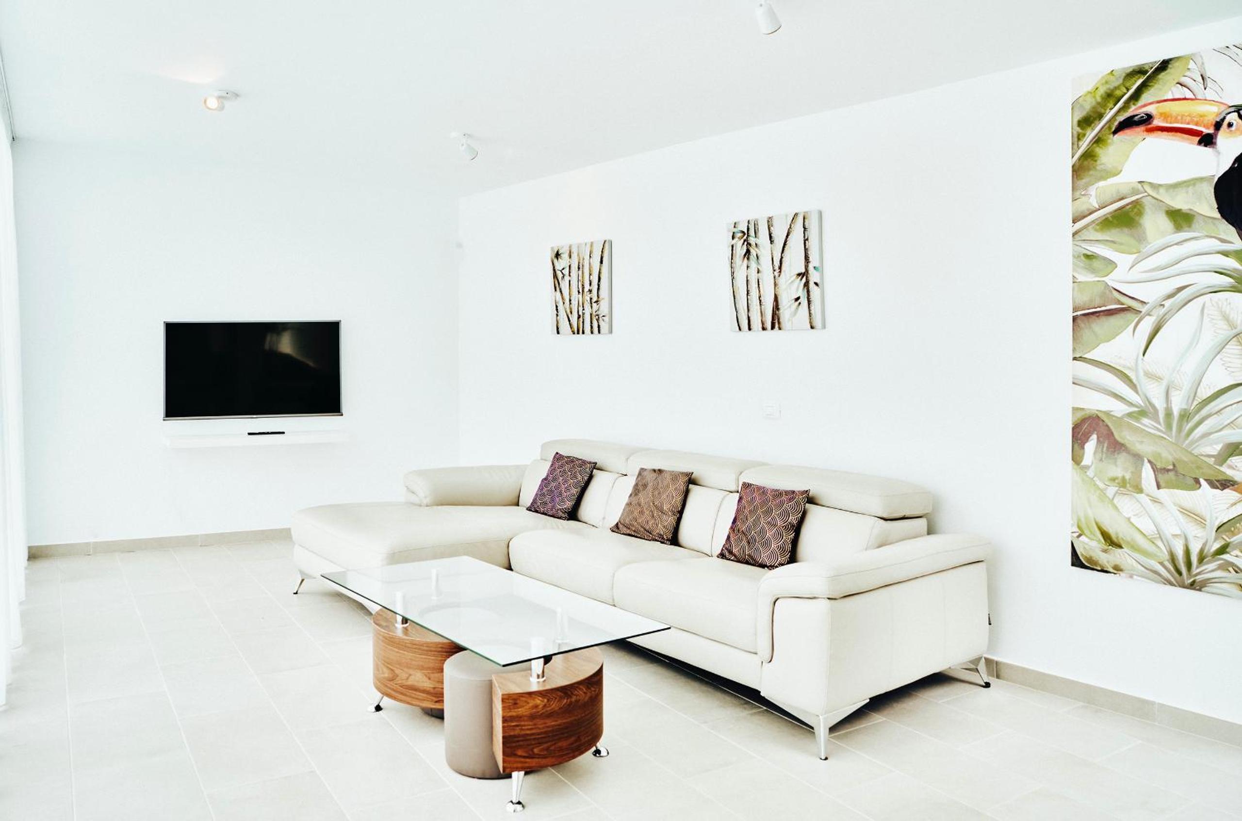 Three-Bedroom Apartment photo 2
