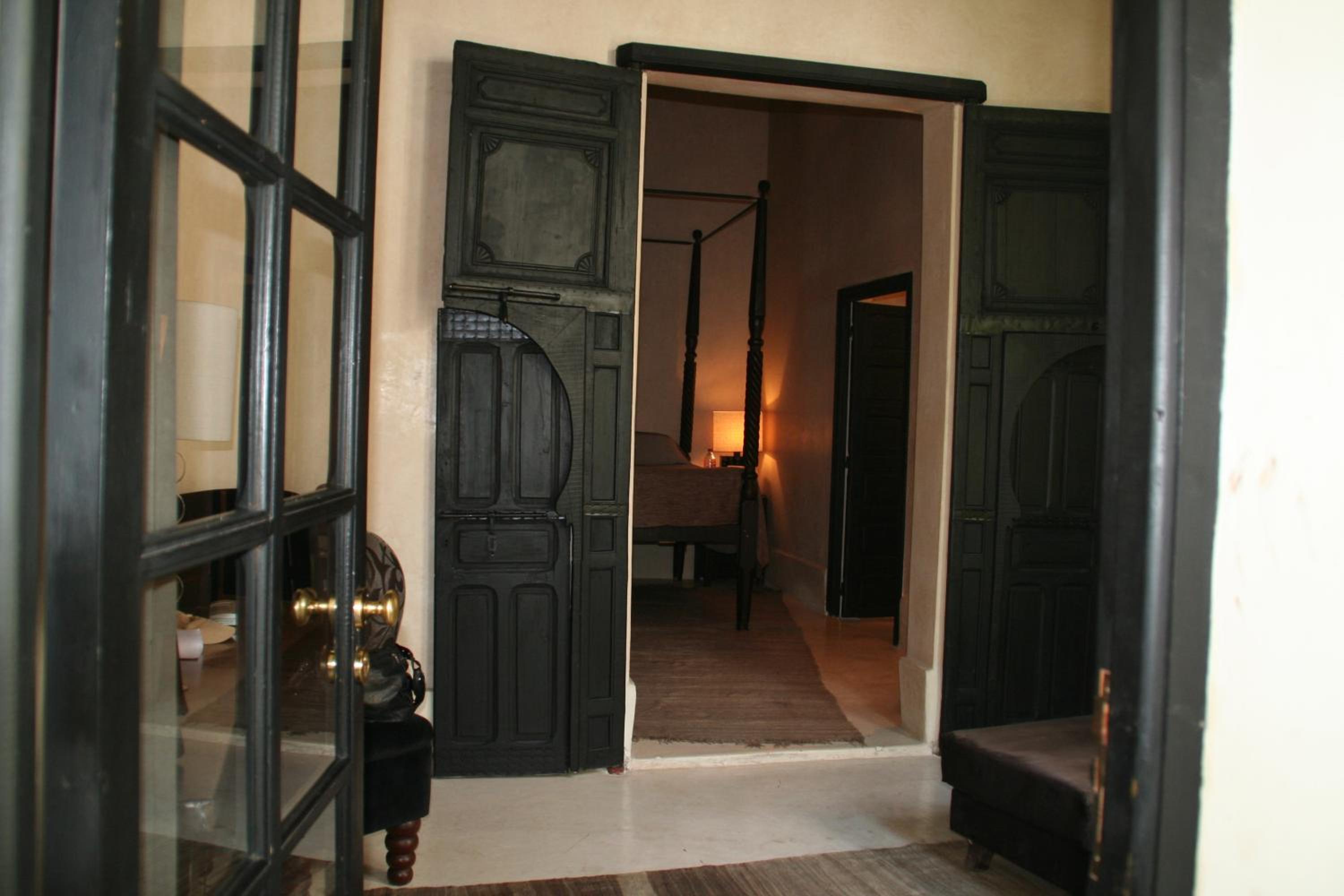 Queen Suite - Photo 2