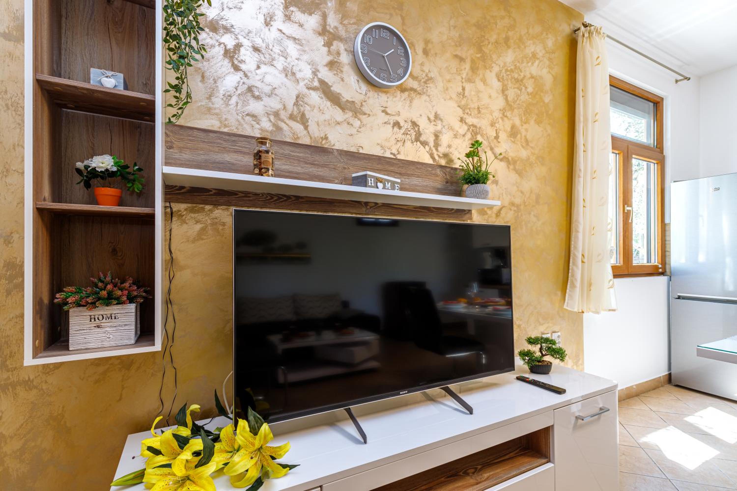 Comfort Two Bedroom Apartment with Terrace