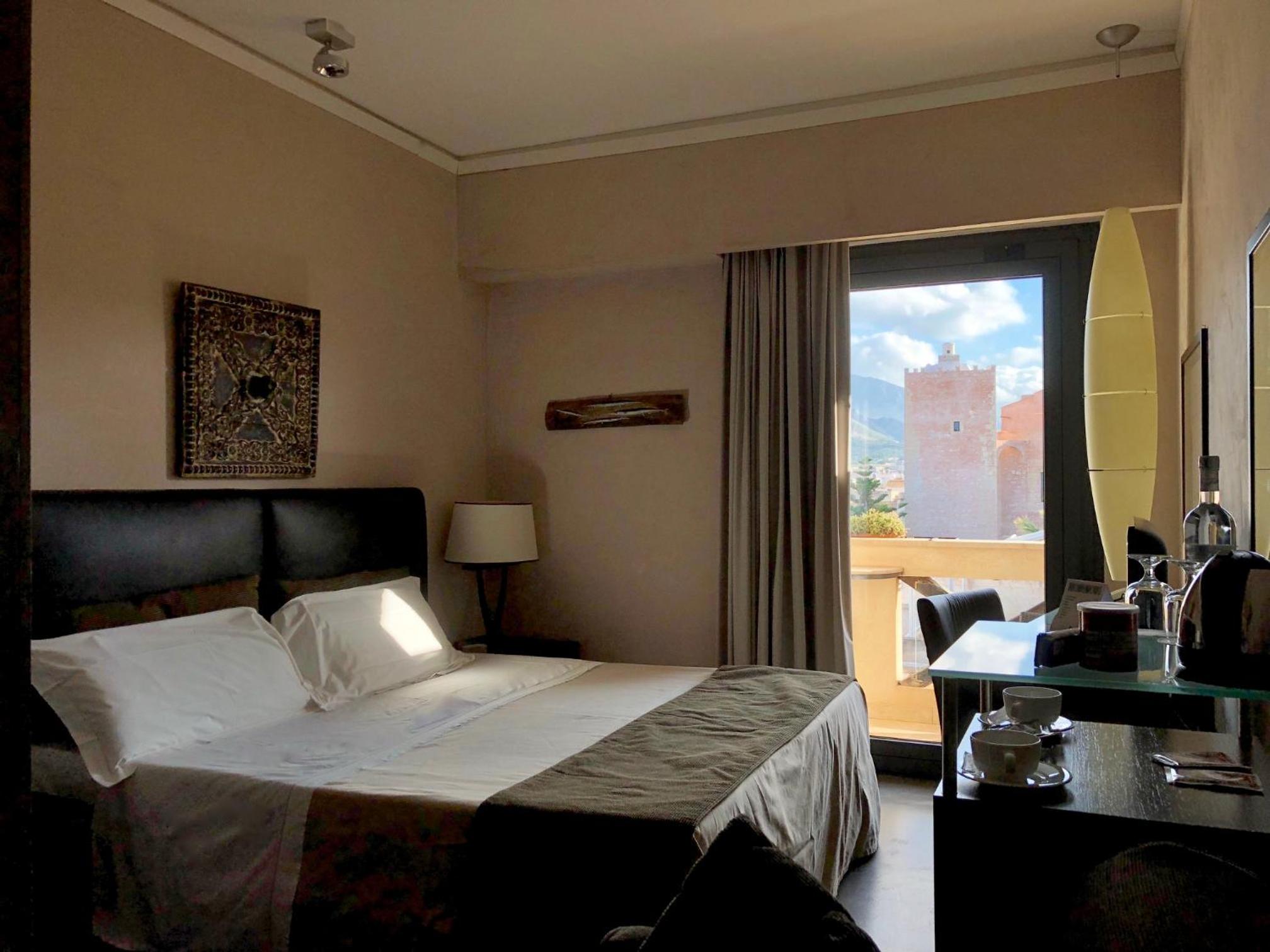 Large Deluxe Triple Room photo 3