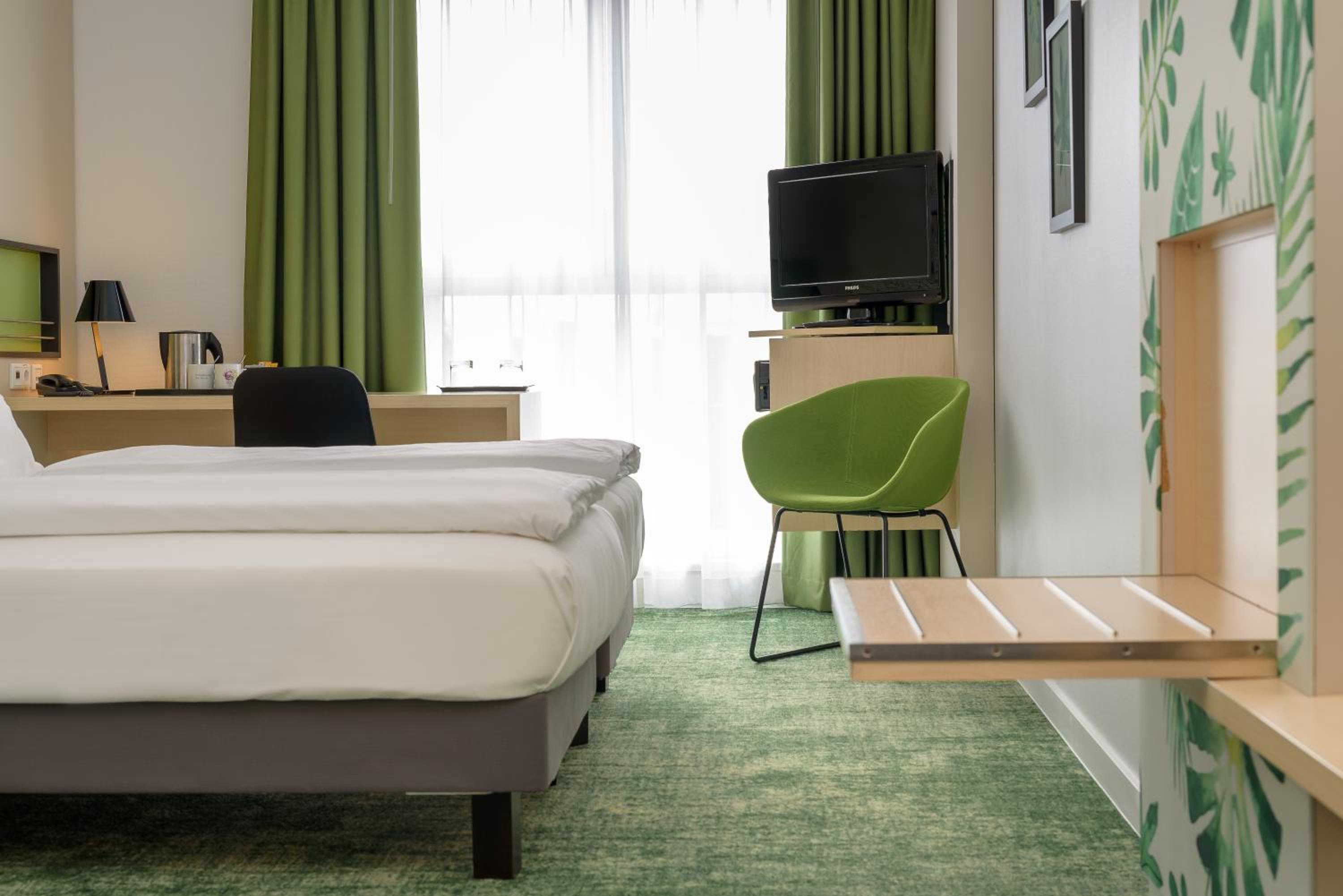 Standard Twin Room - Photo 10