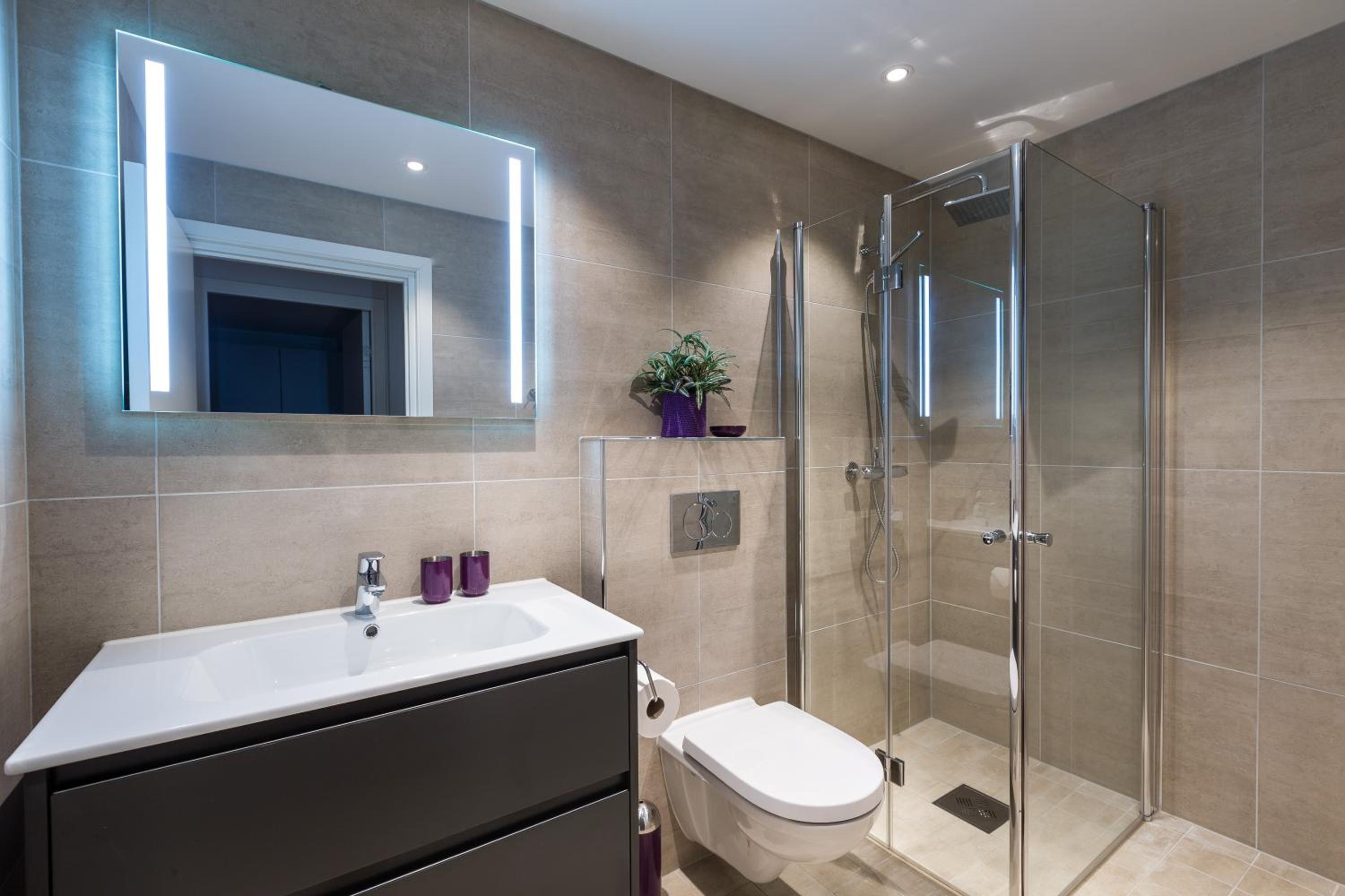 Four-Bedroom Apartment - Photo 7