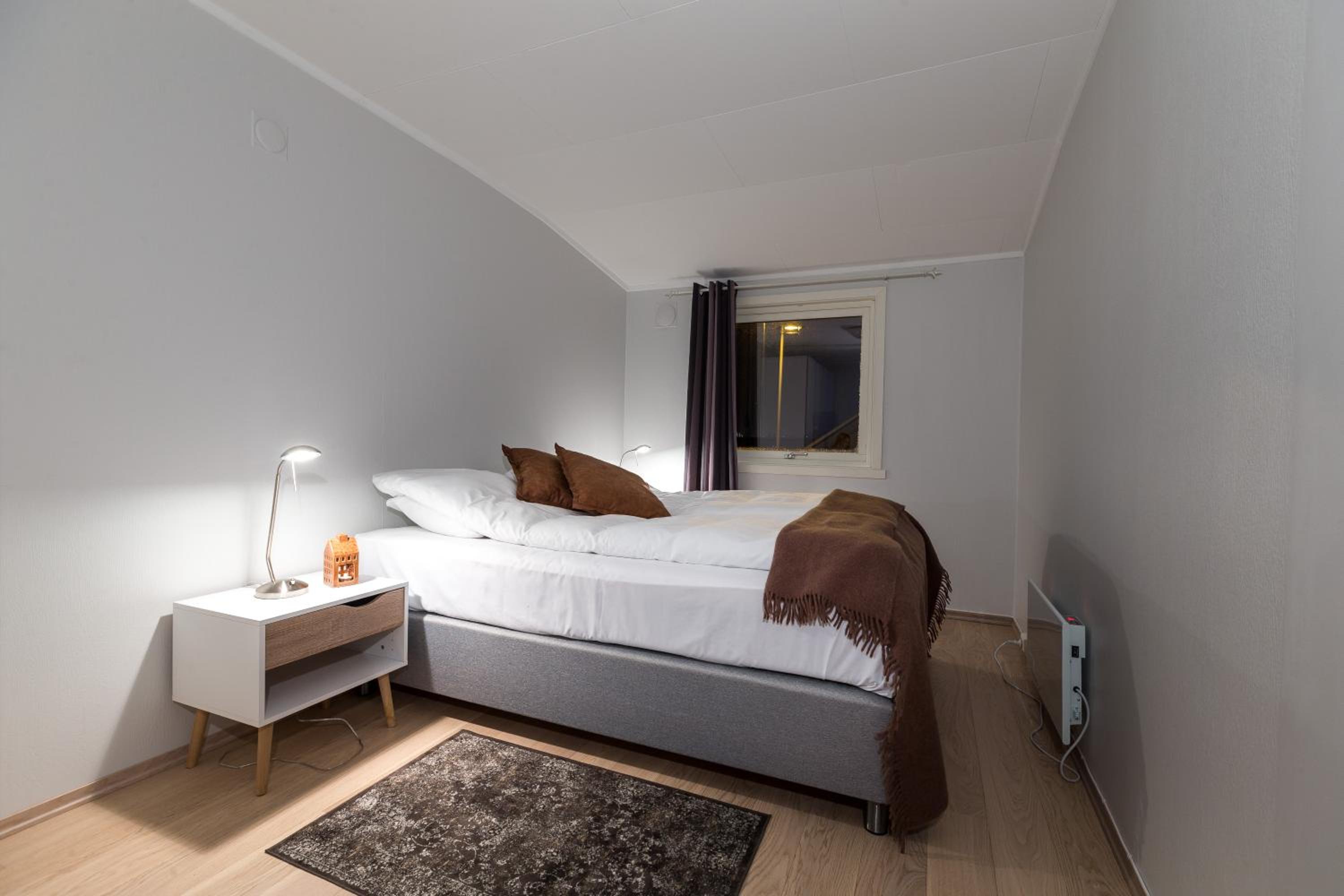 Four-Bedroom Apartment - Photo 9