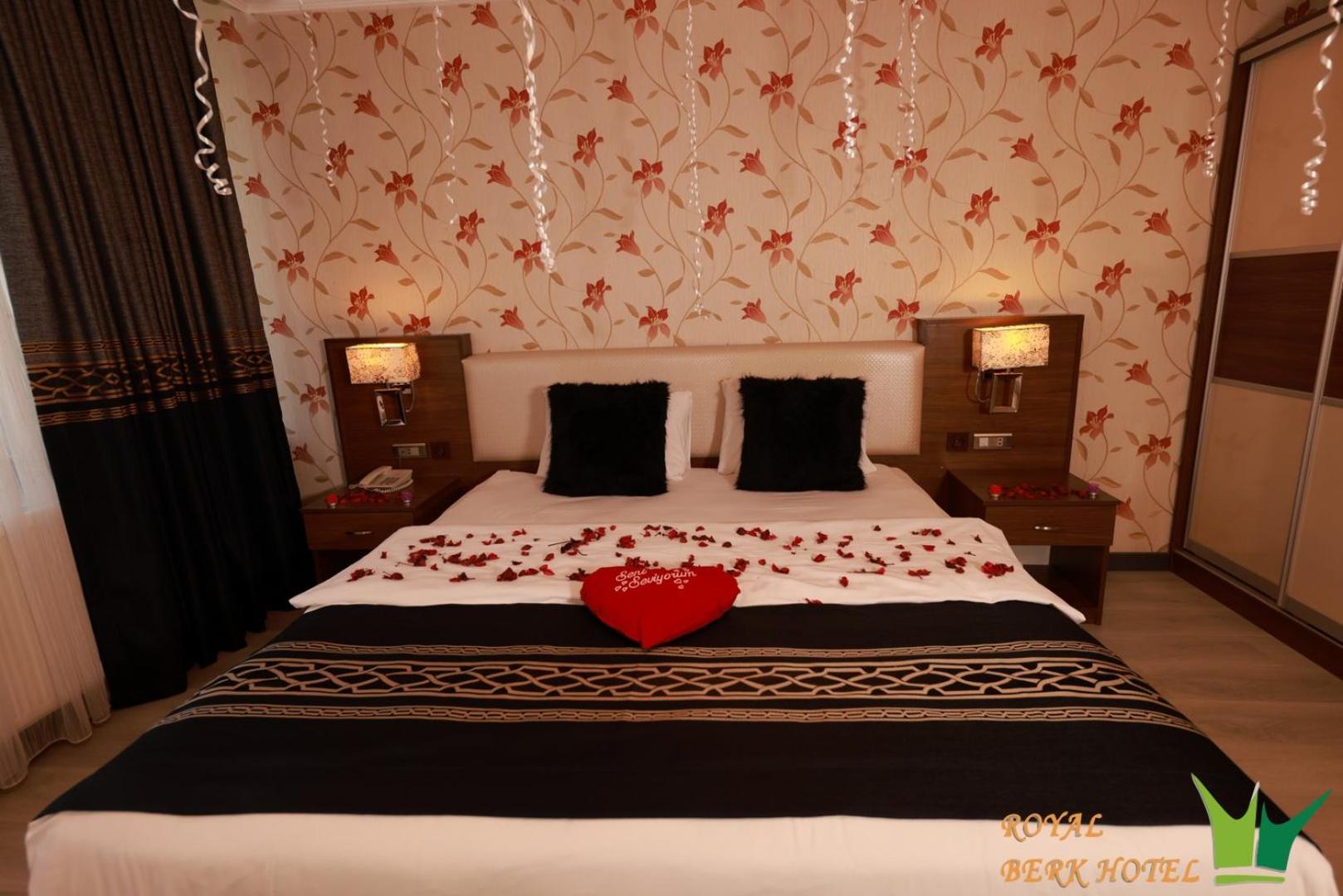 Standard Double or Twin Room photo 1