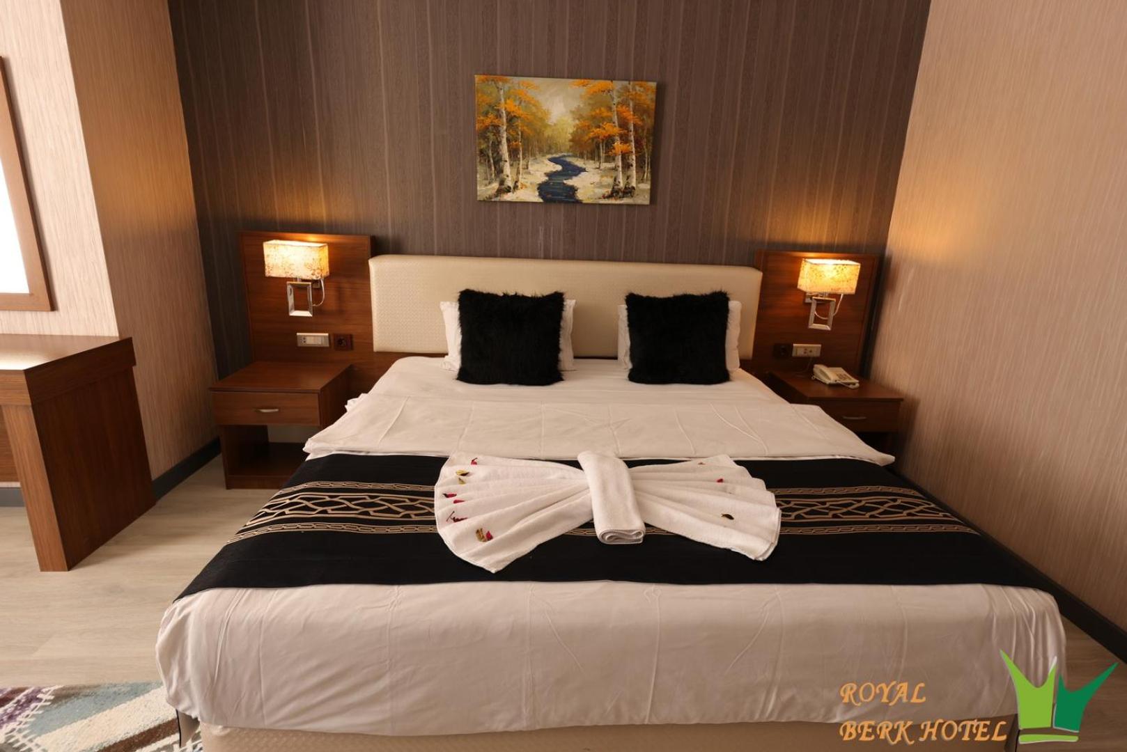 Standard Double or Twin Room photo 2