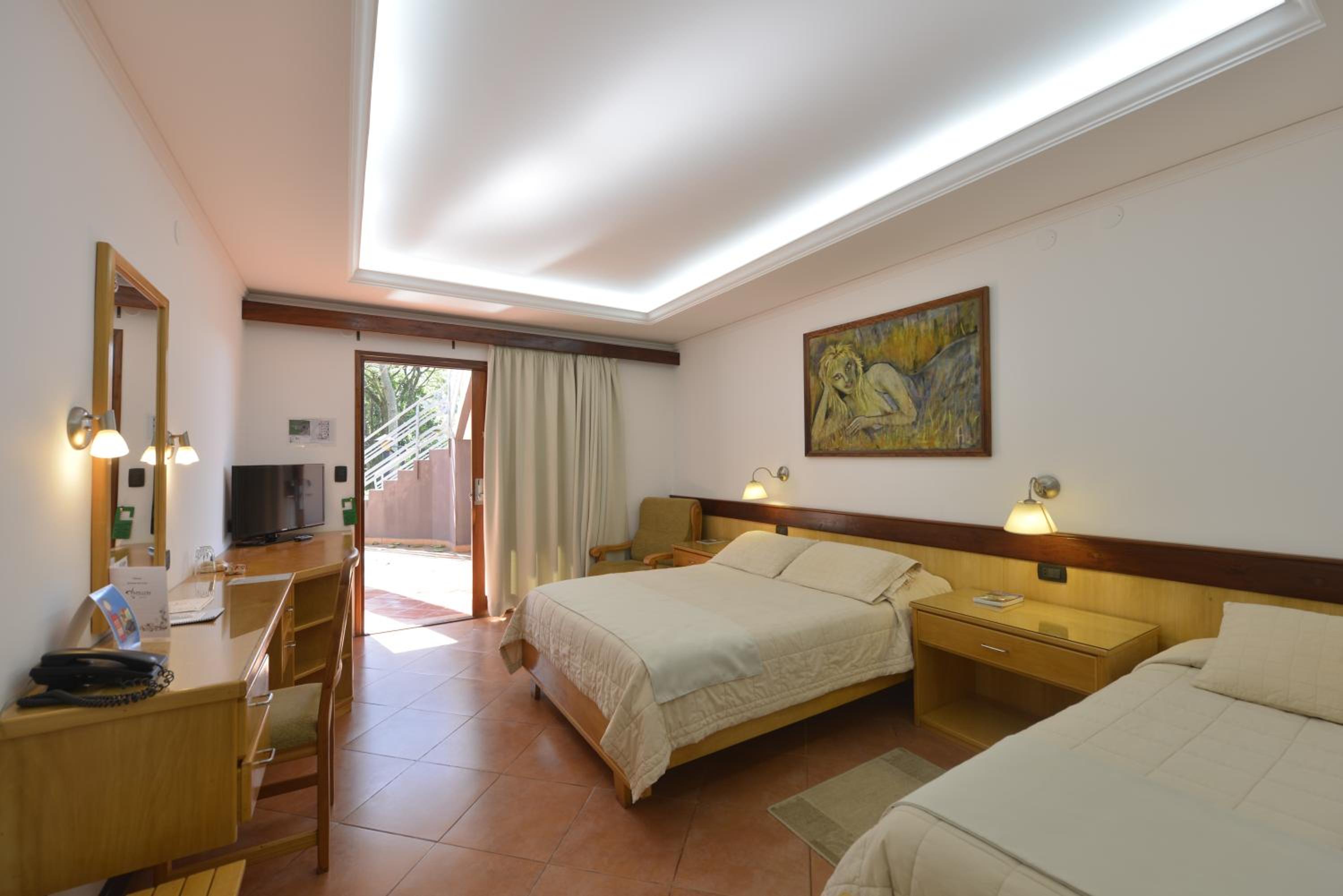 Standard Double Room photo 3