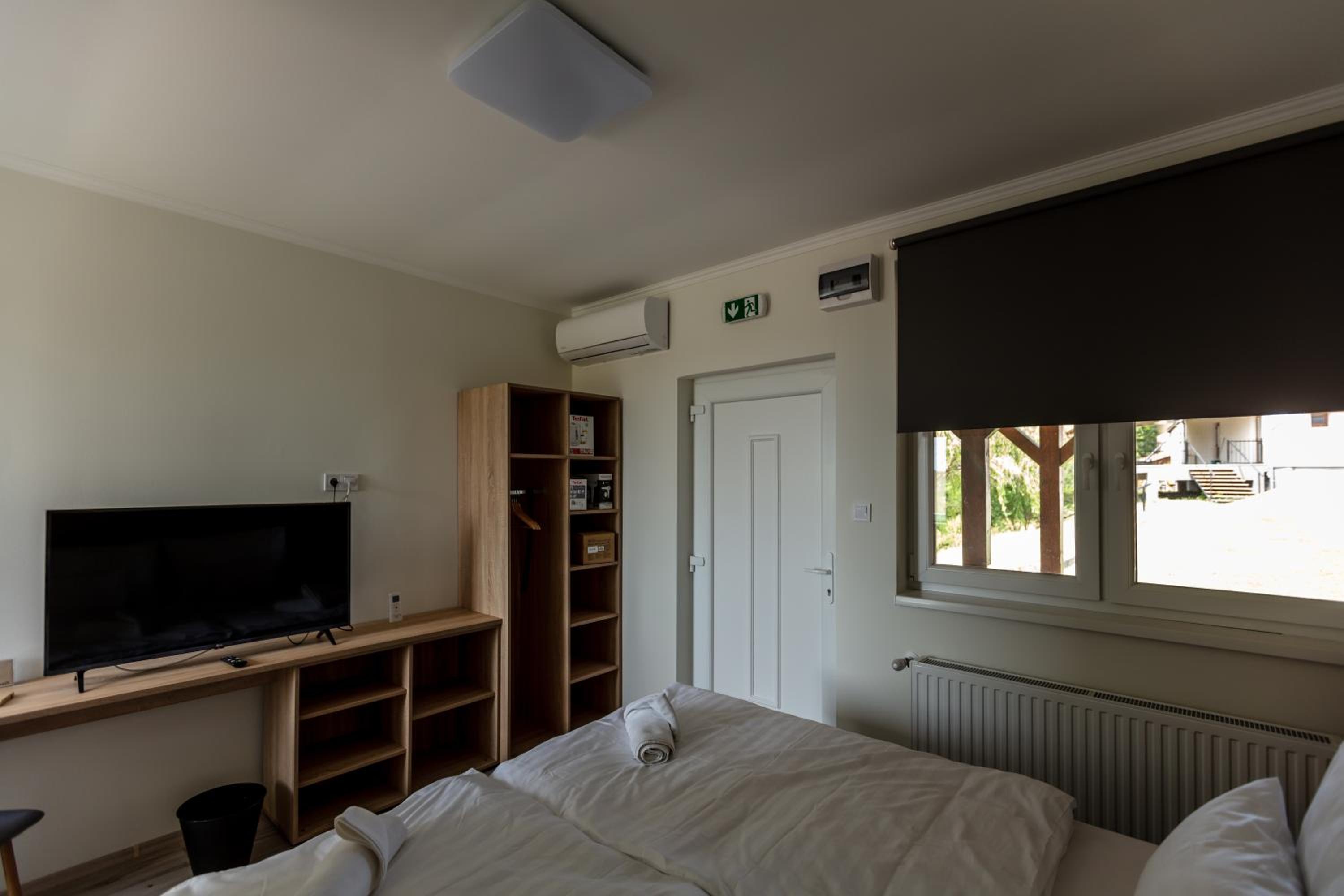 Standard Double or Twin Room photo 3
