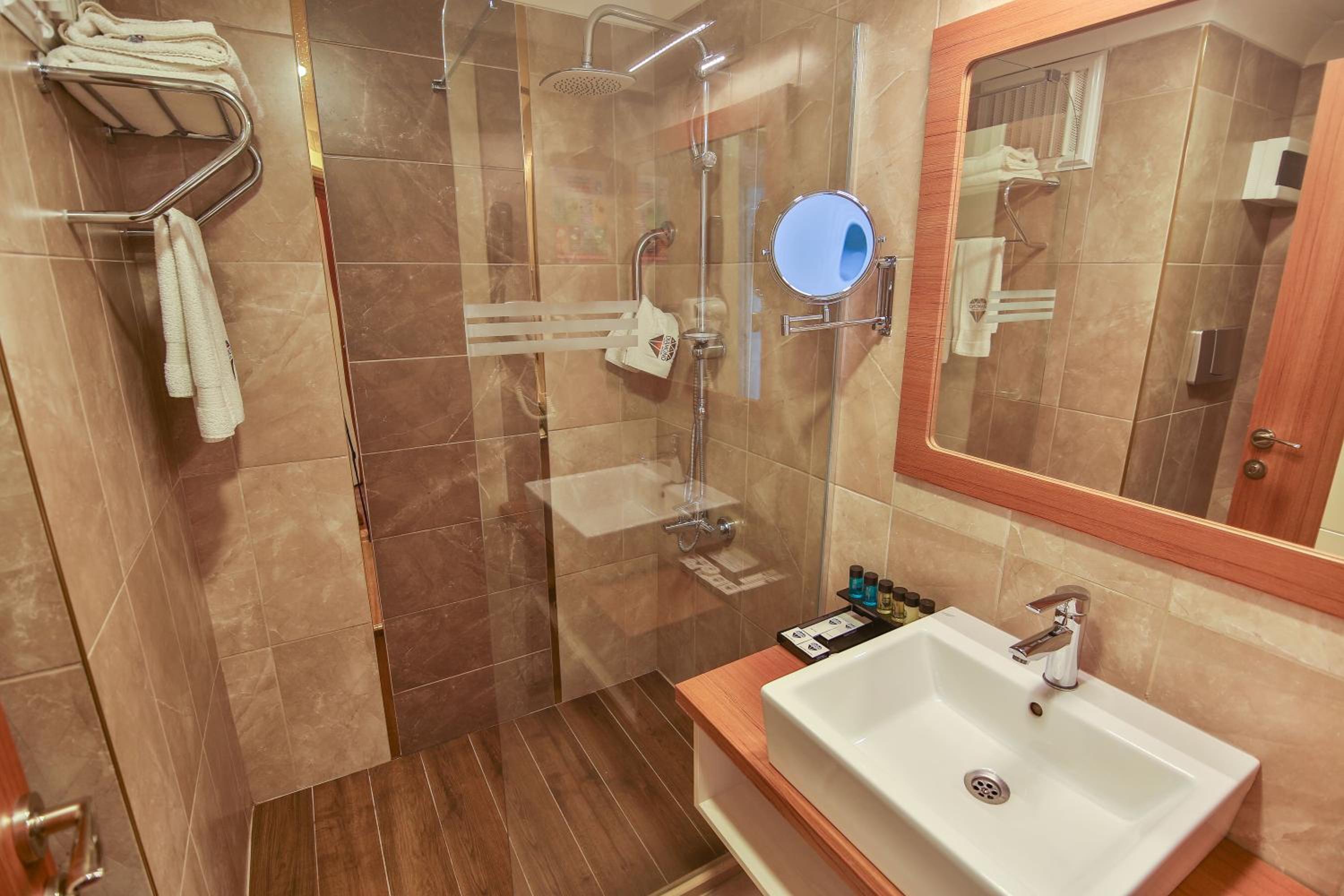 Standard Double or Twin Room photo 3