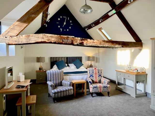 Deluxe Double or Twin Room